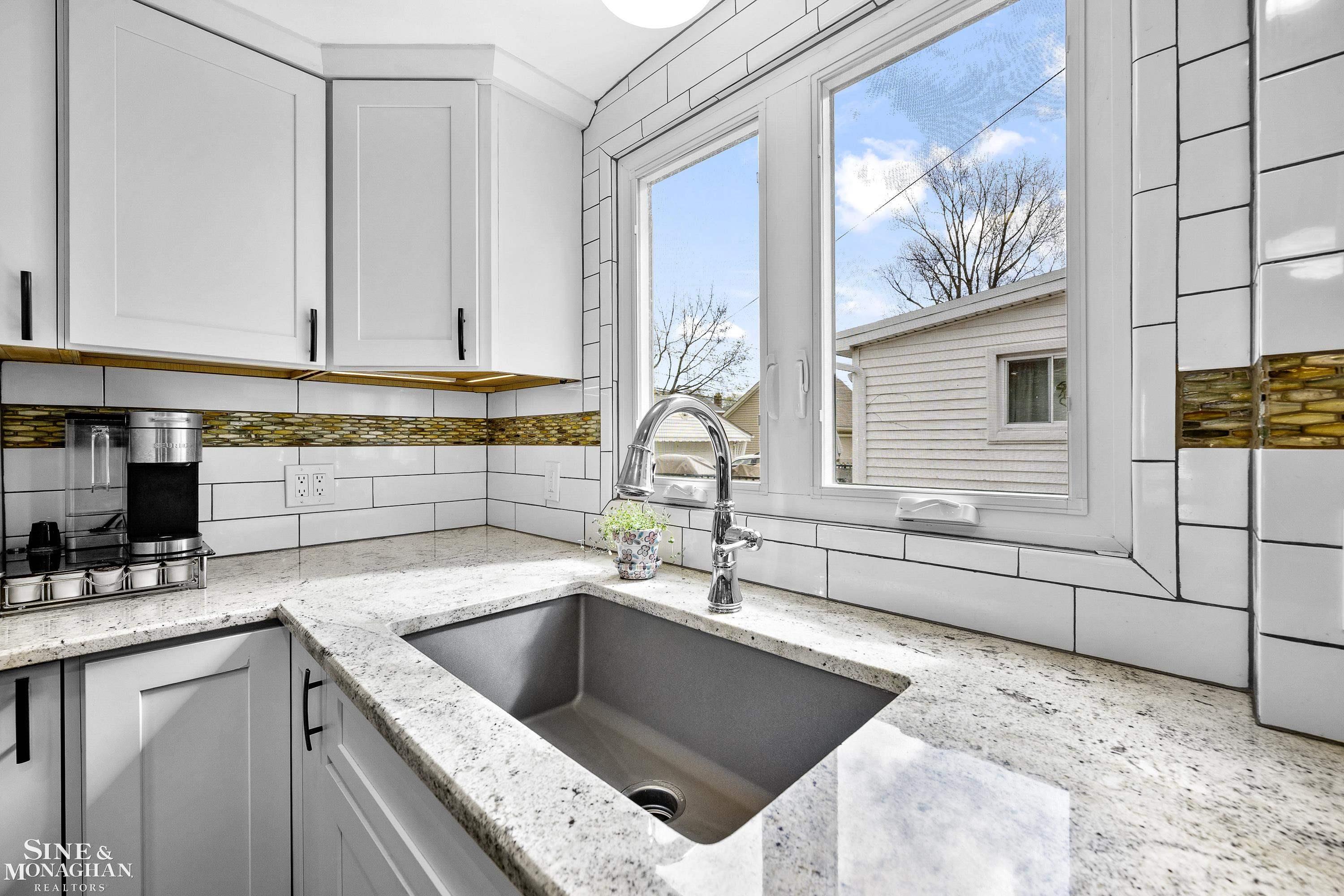 1882 Hunt Club Drive