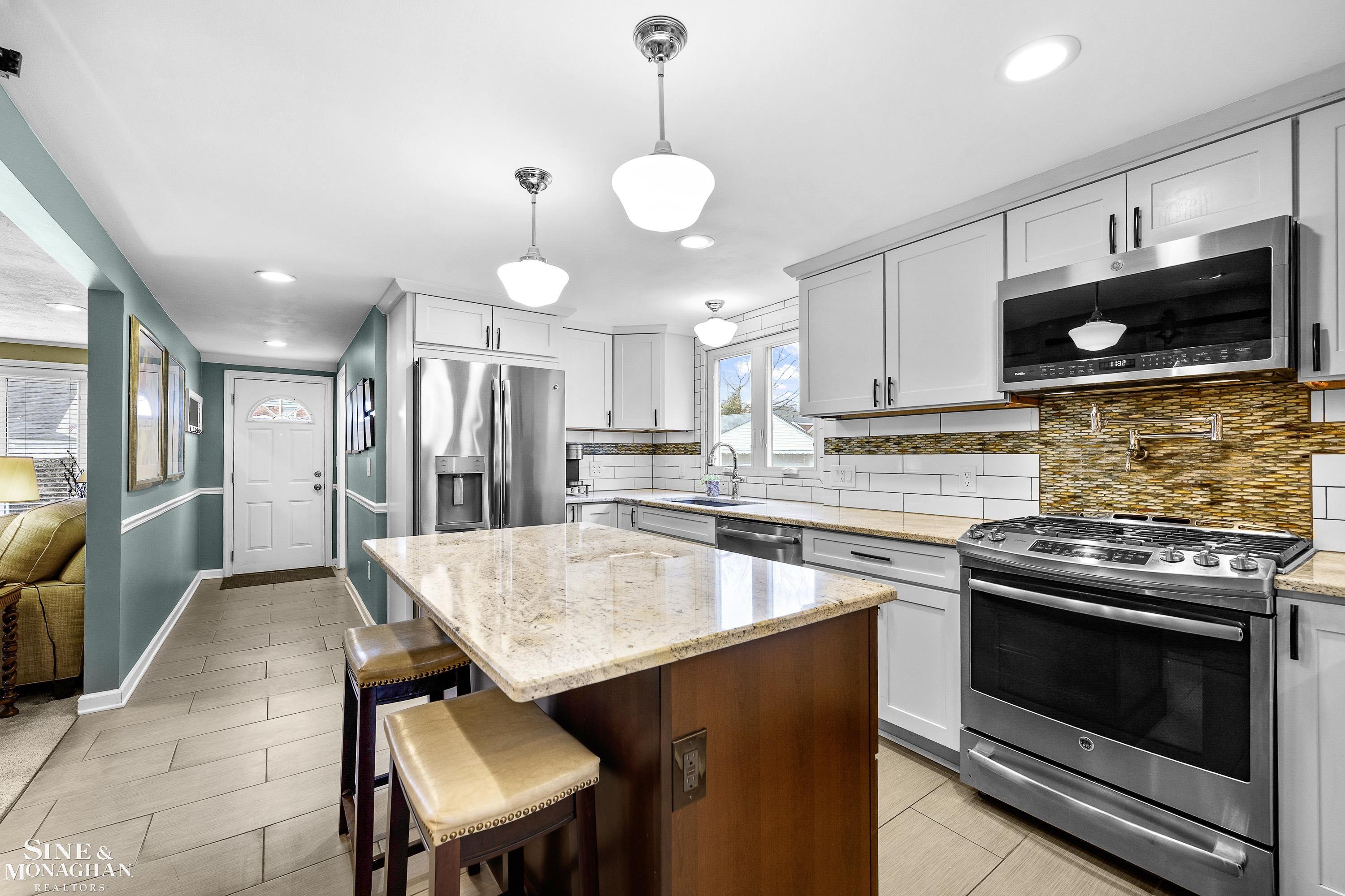 1882 Hunt Club Drive