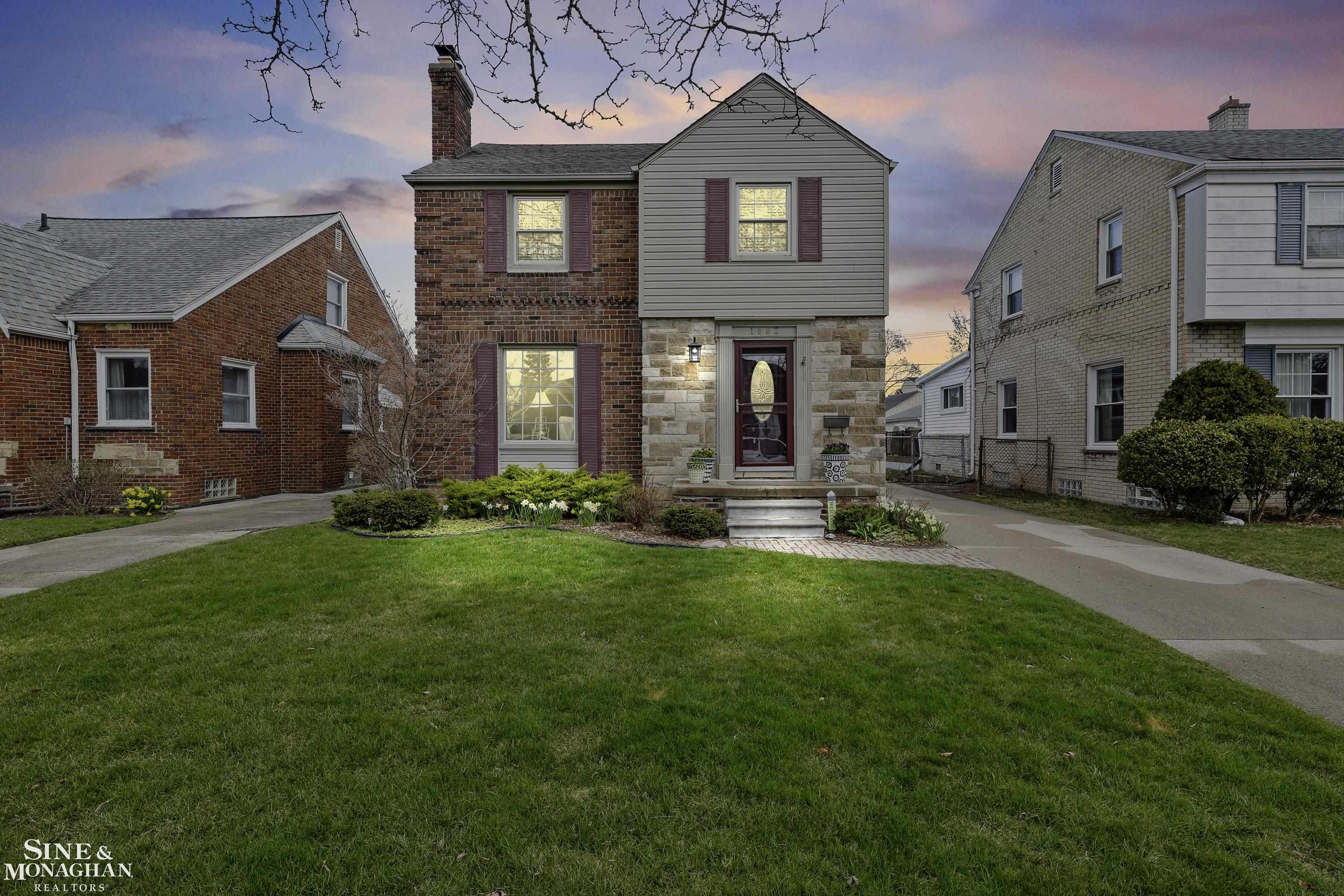 1882 Hunt Club Drive