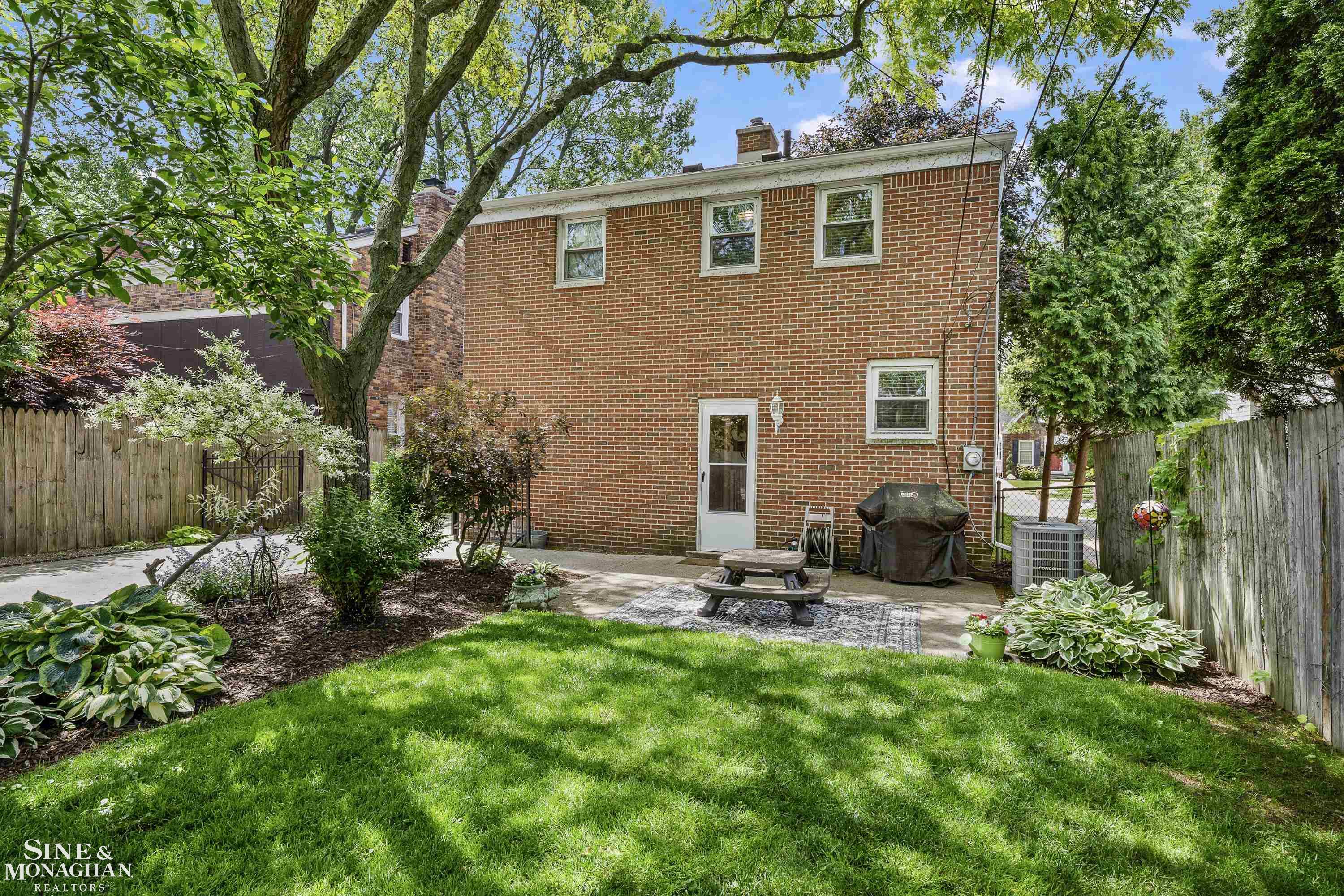 1984 Lancaster Street