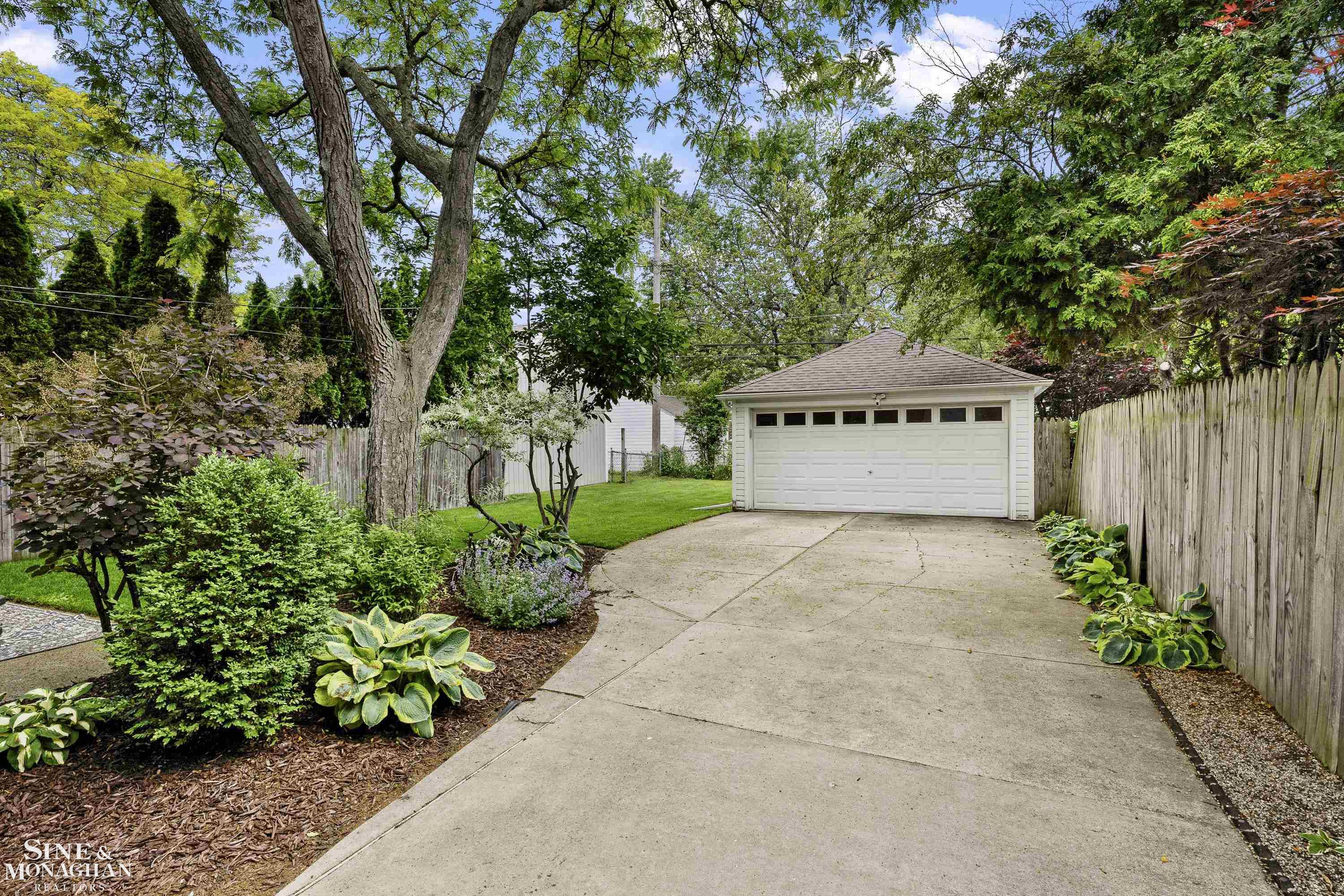 1984 Lancaster Street