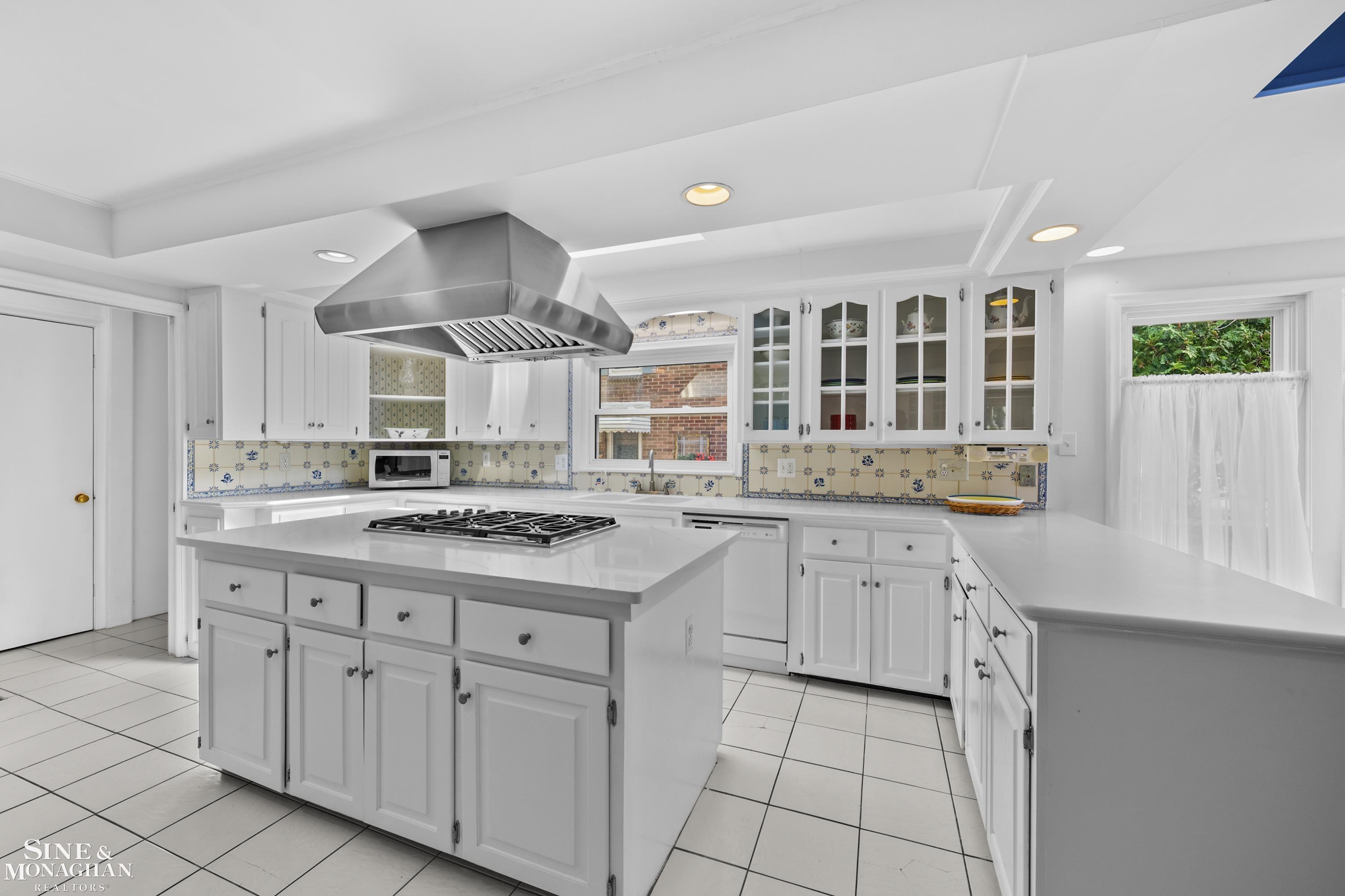 1387 Kensington Road