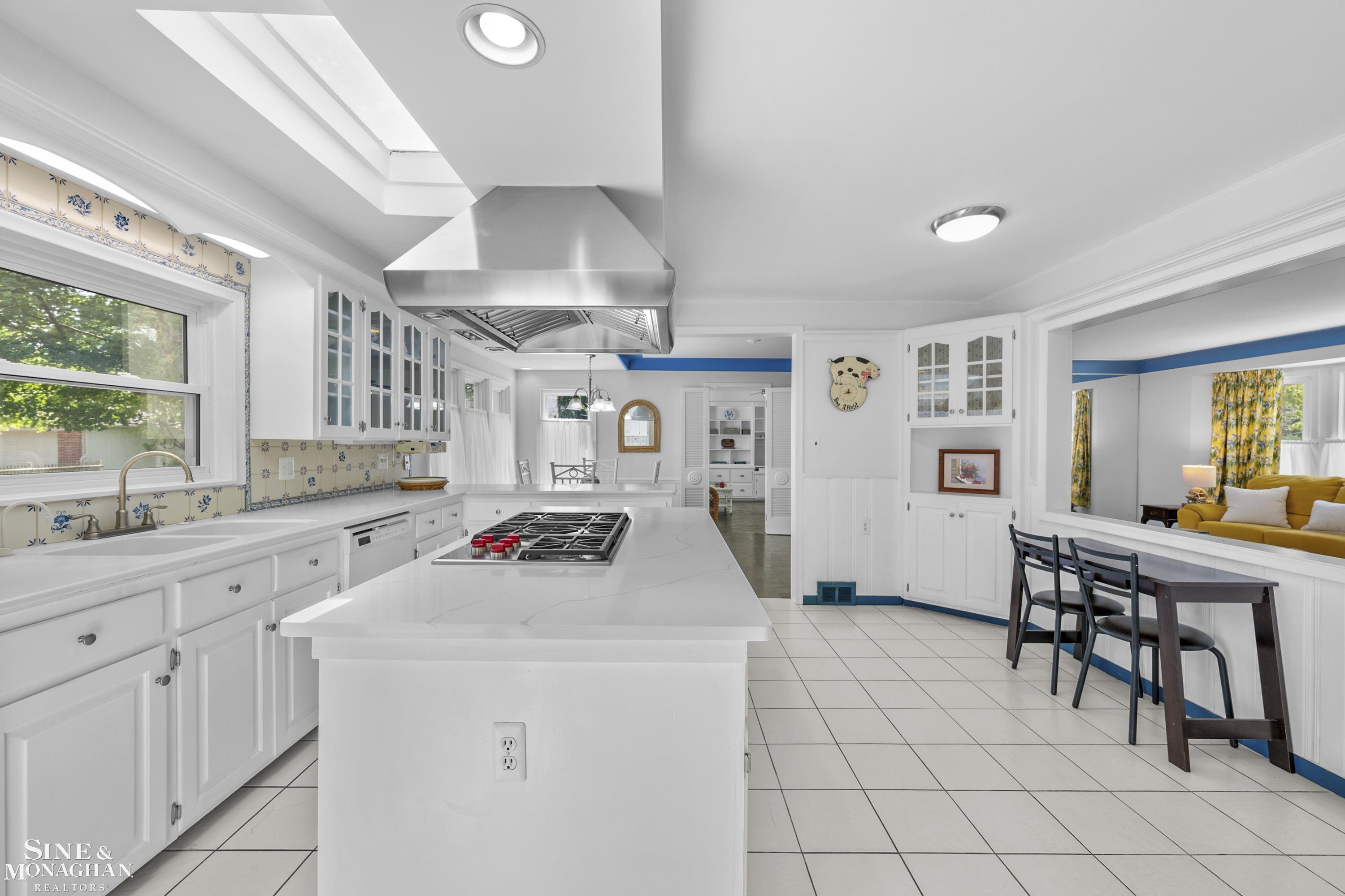 1387 Kensington Road