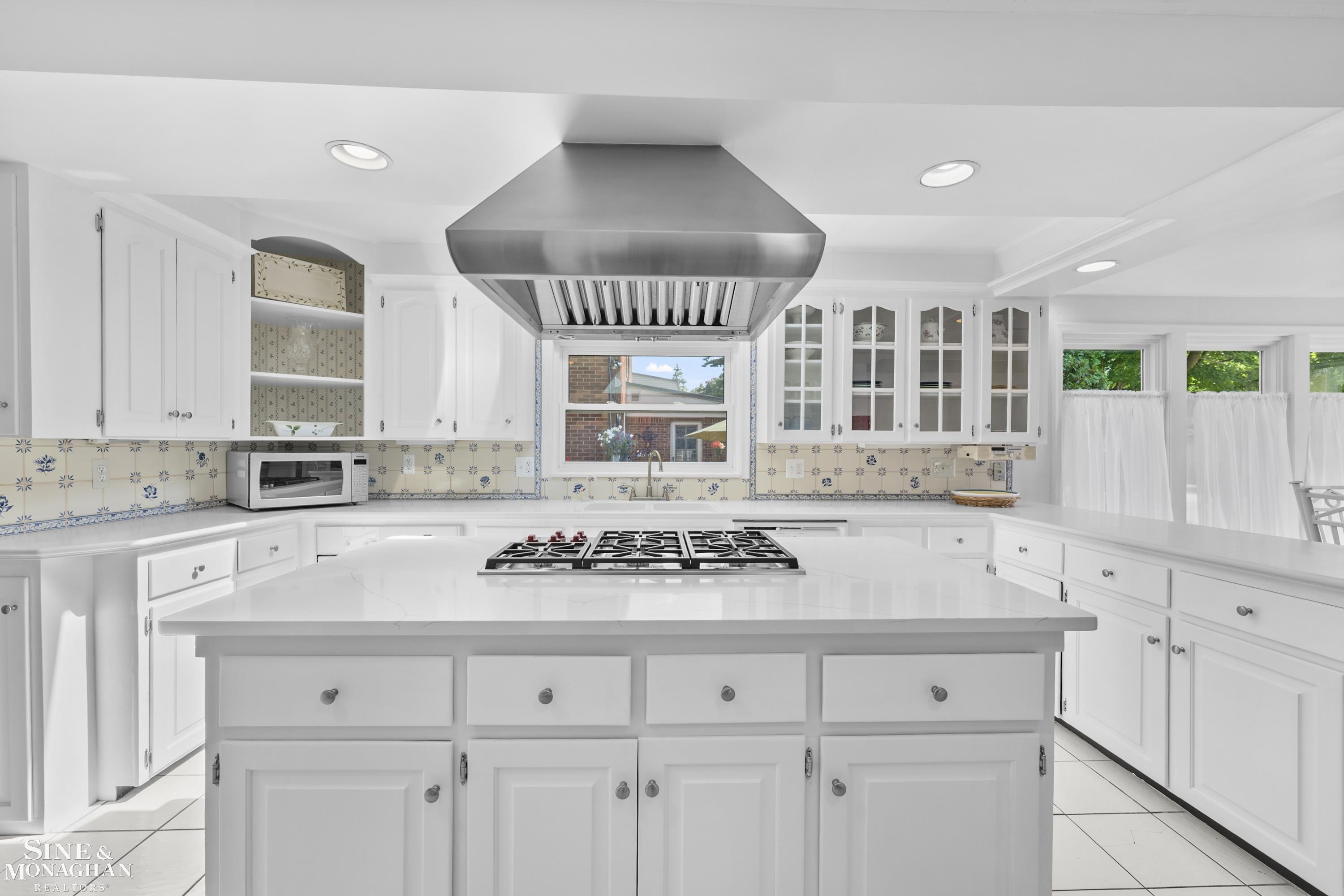 1387 Kensington Road