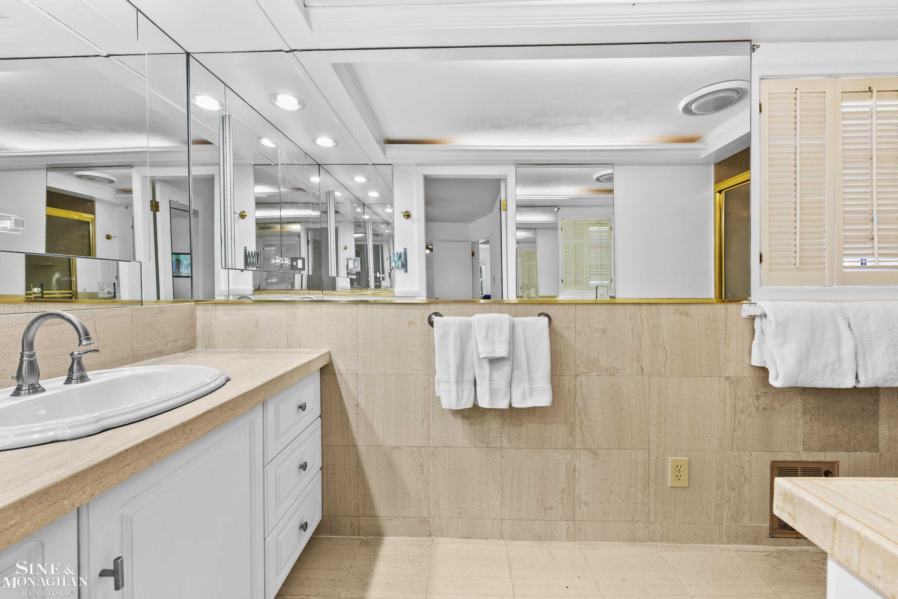 1387 Kensington Road