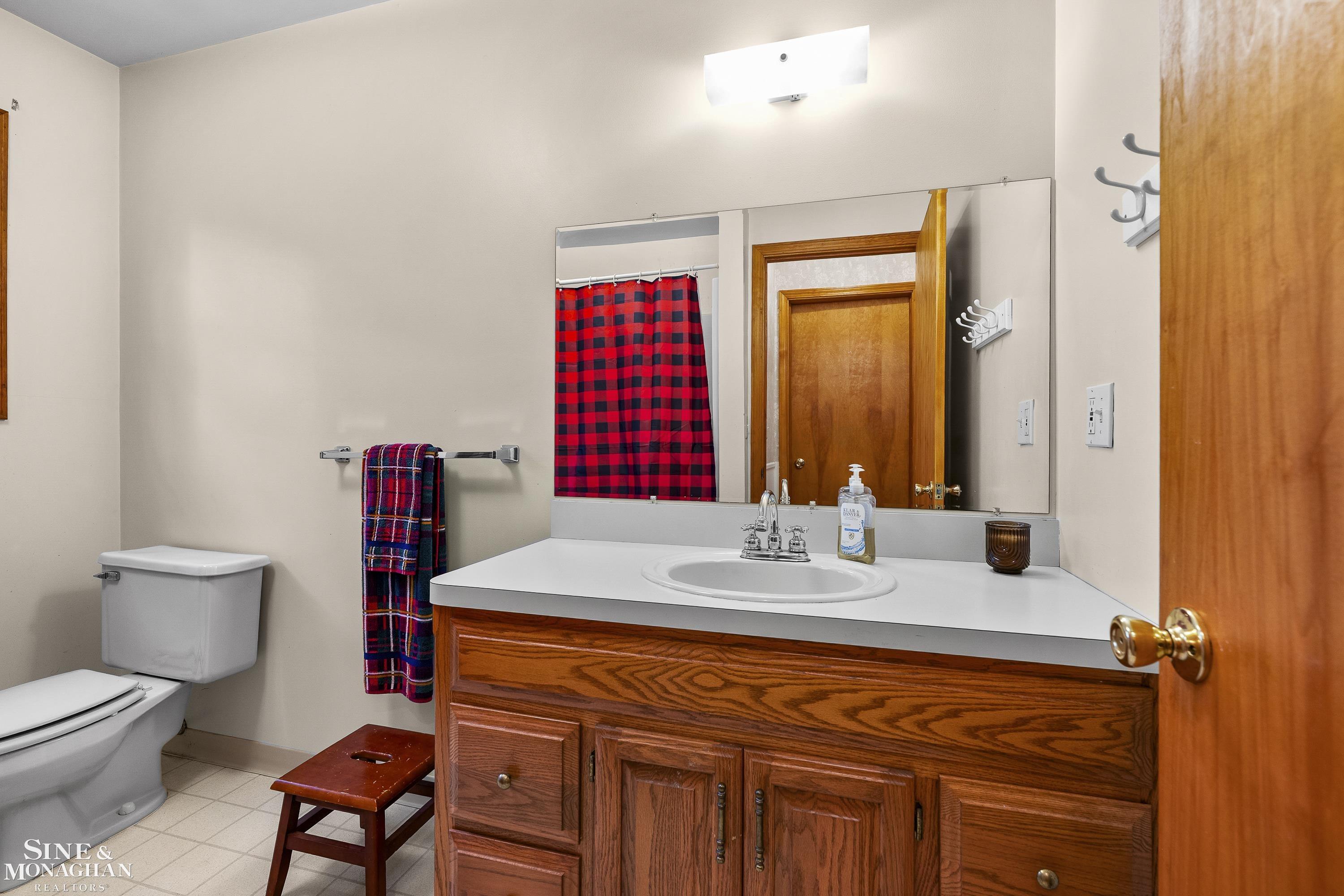 22050 Cass Street, Farmington Hills