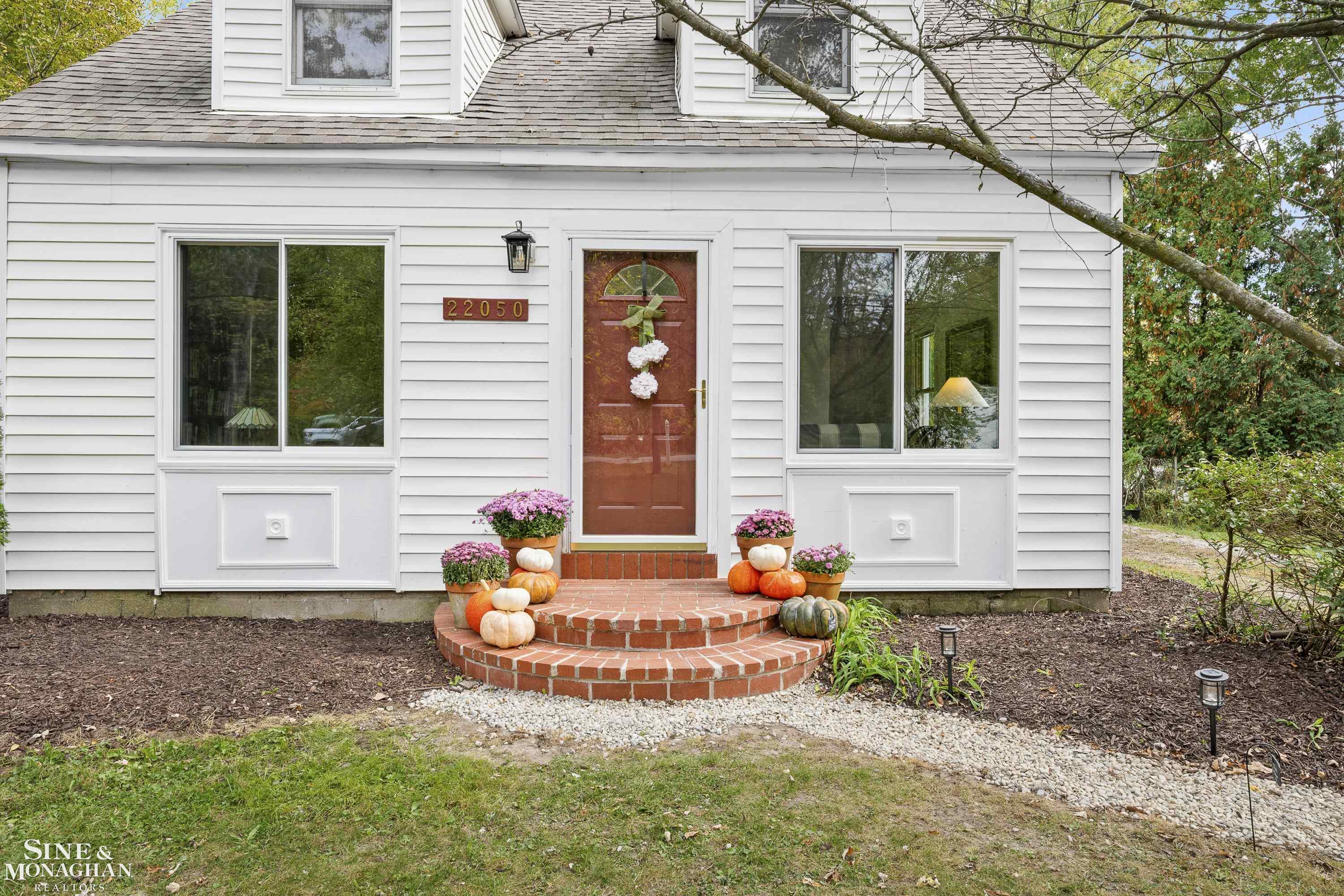 22050 Cass Street, Farmington Hills