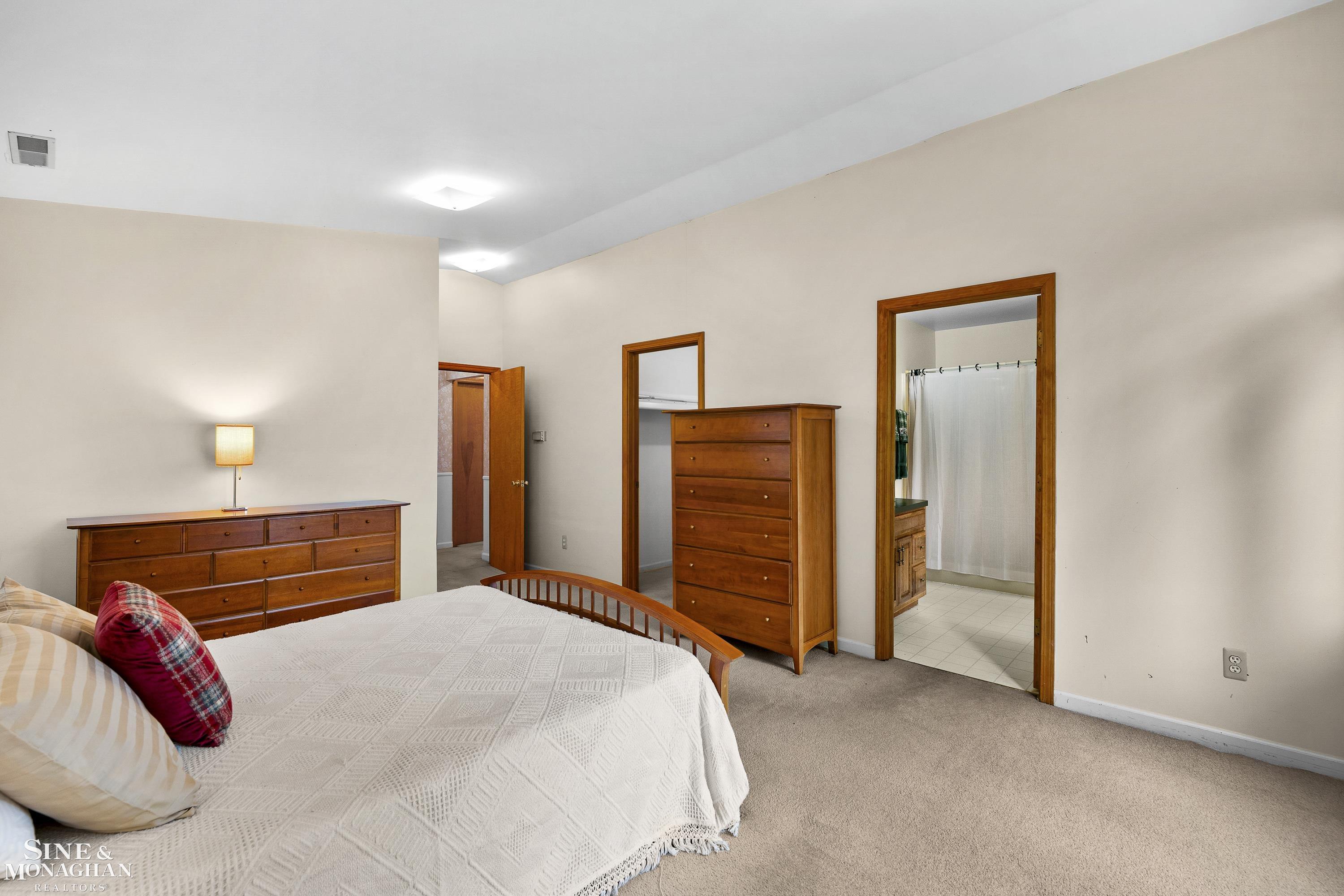 22050 Cass Street, Farmington Hills