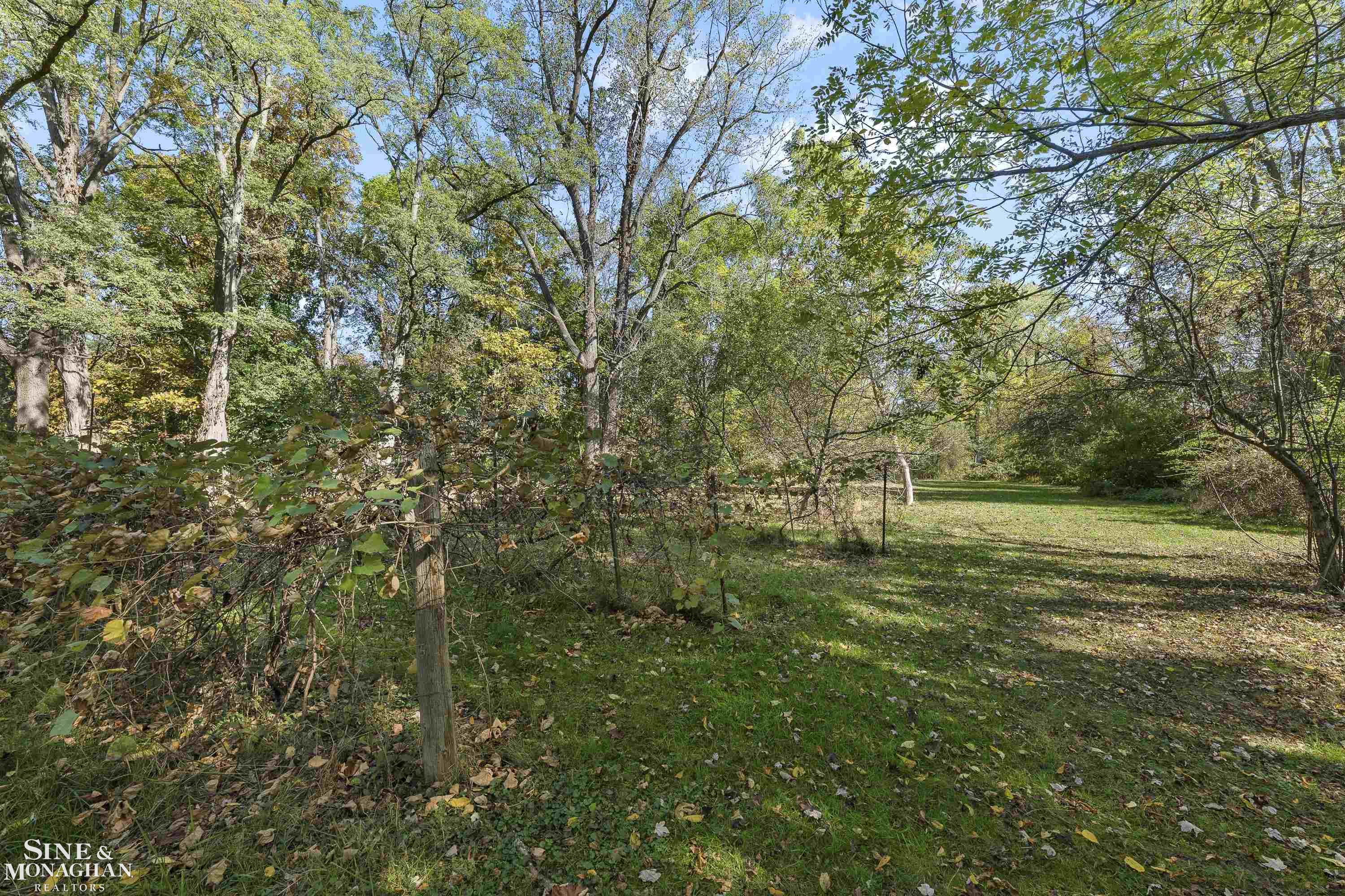 22050 Cass Street, Farmington Hills