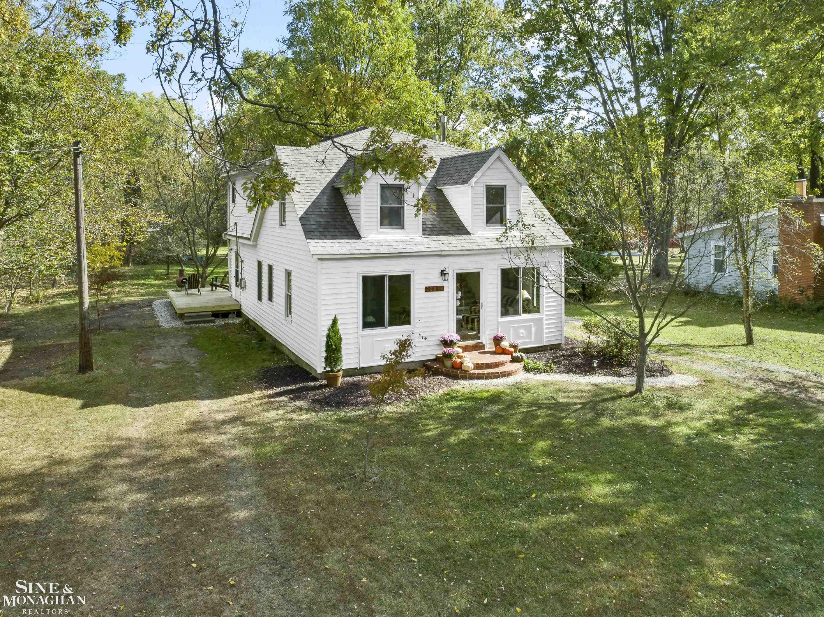 22050 Cass Street, Farmington Hills