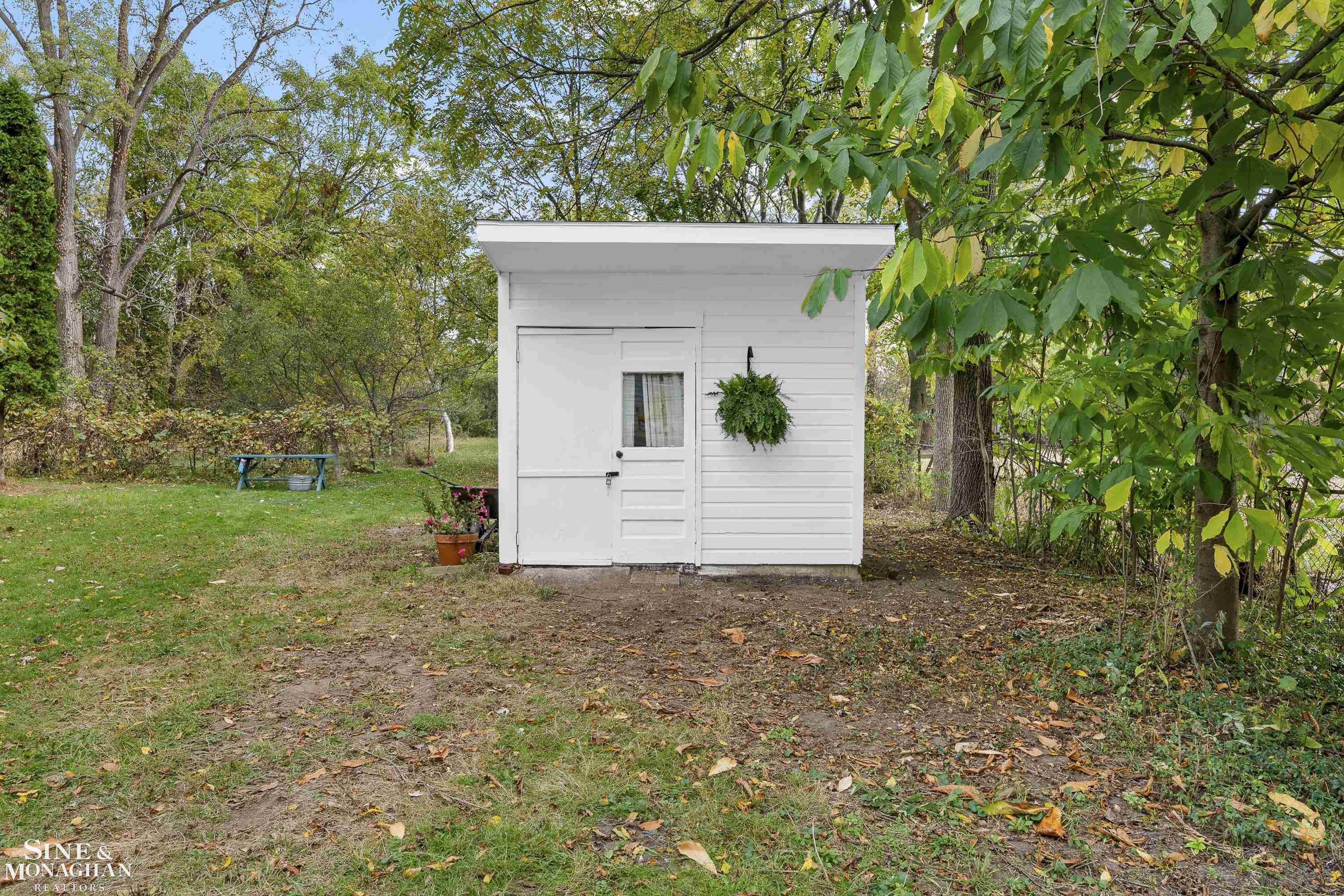 22050 Cass Street, Farmington Hills