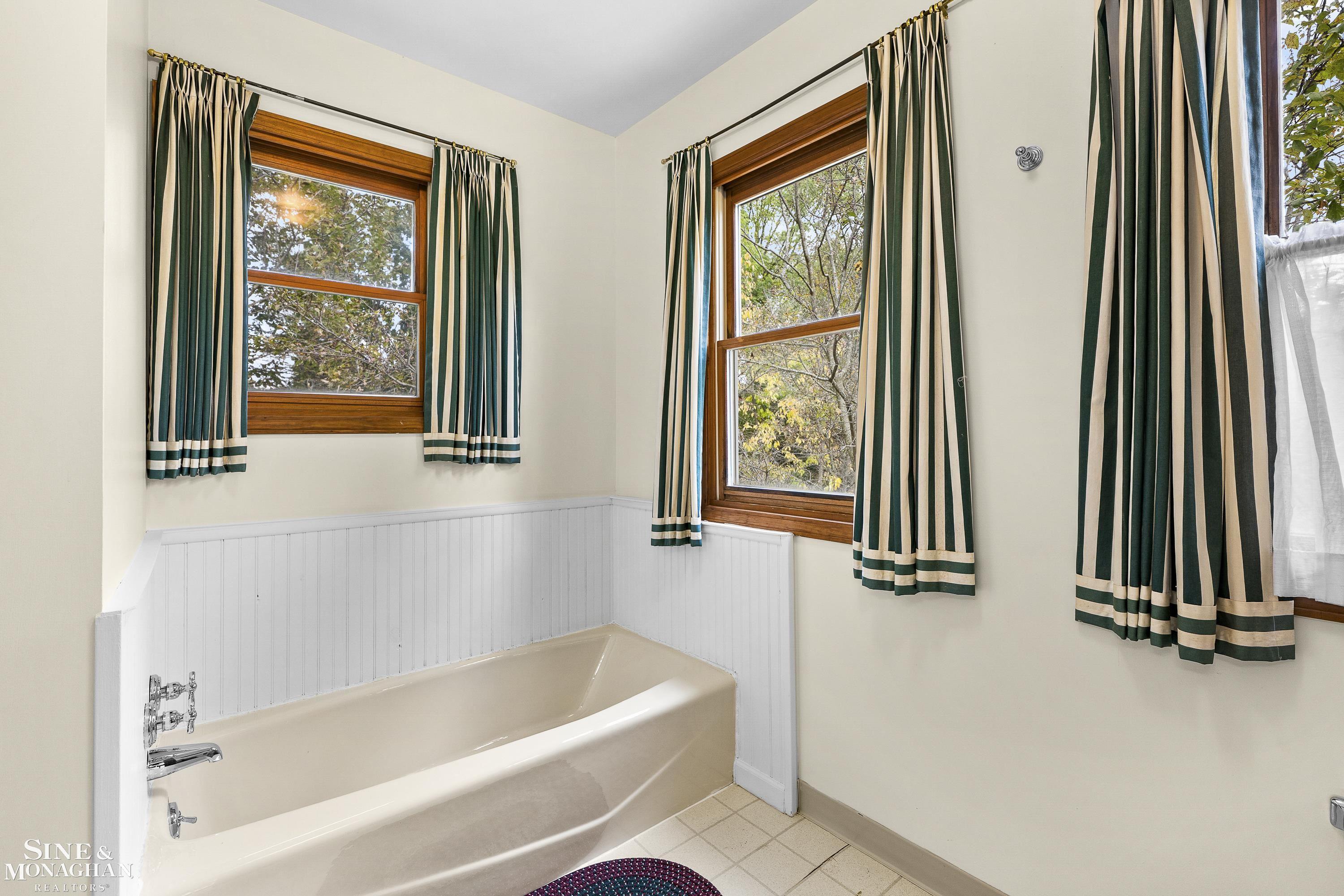 22050 Cass Street, Farmington Hills