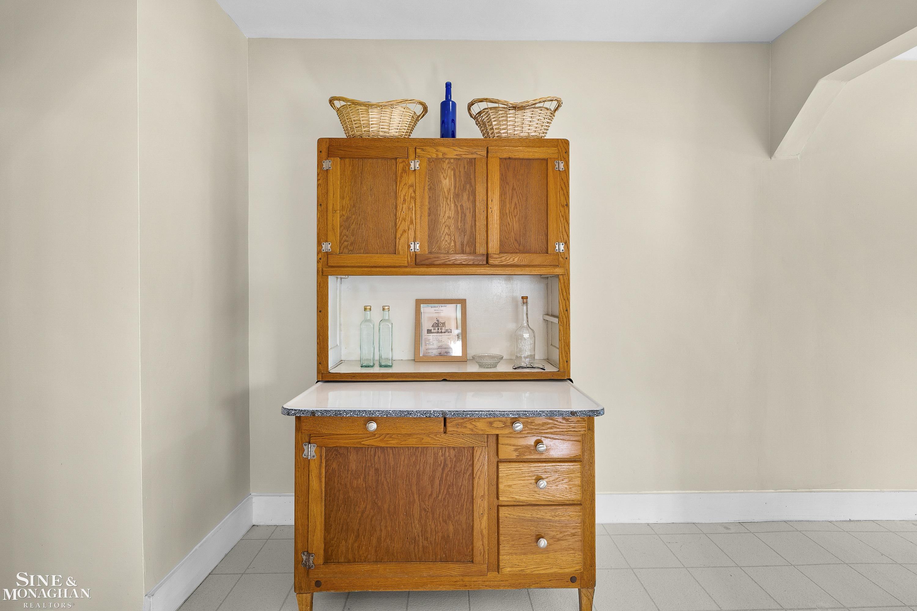 22050 Cass Street, Farmington Hills