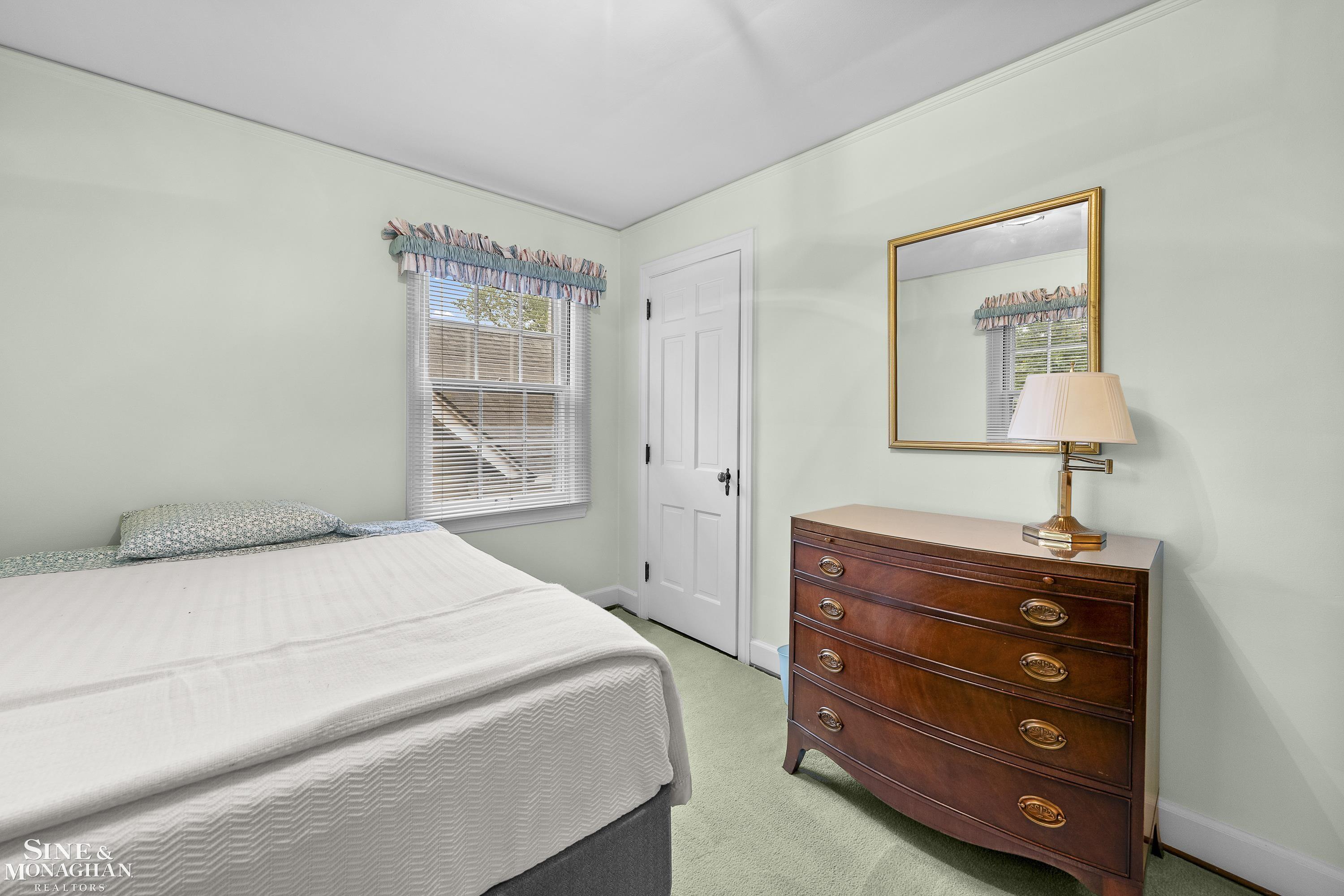 876 Washington Road, Grosse Pointe