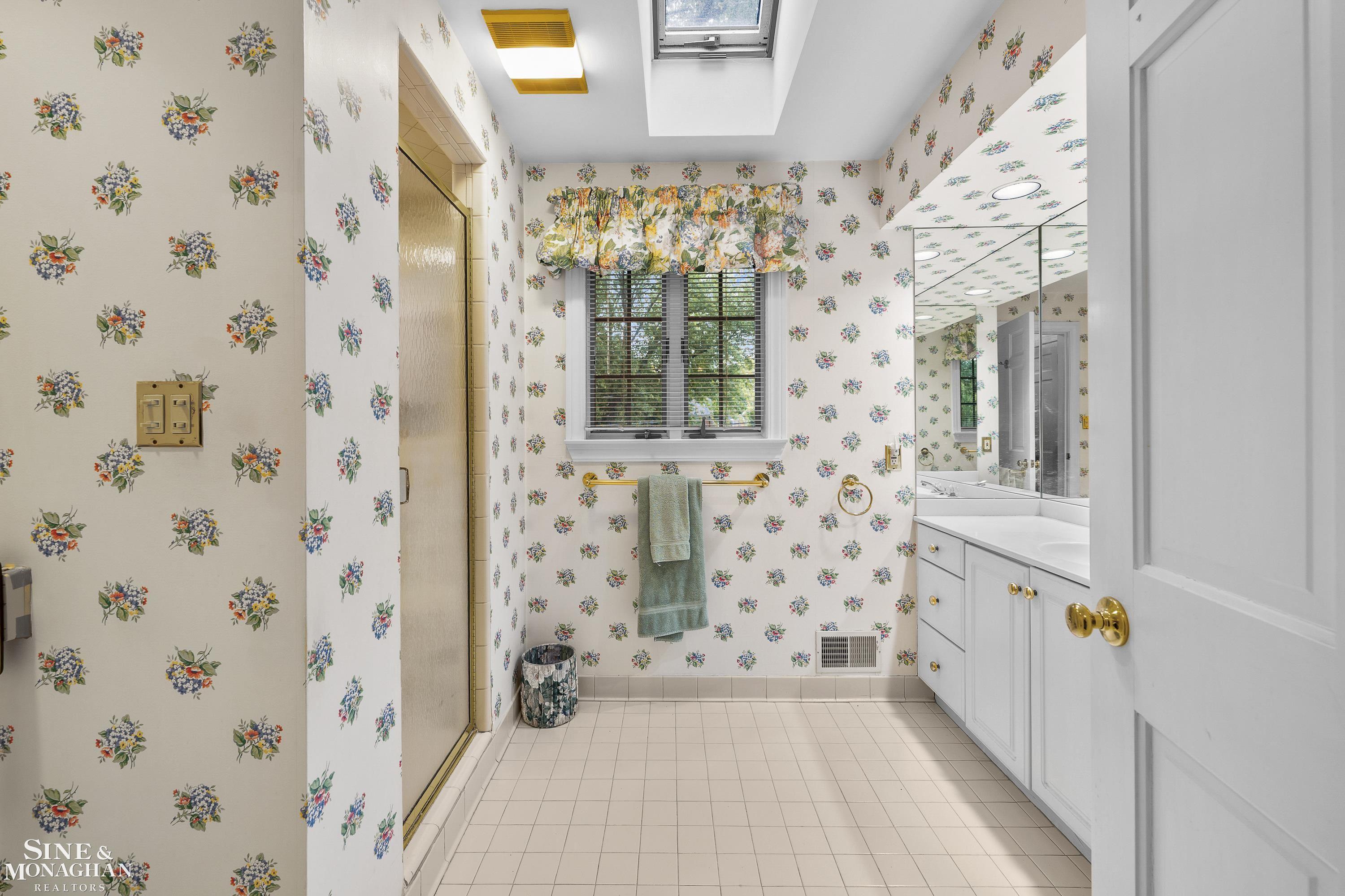 876 Washington Road, Grosse Pointe