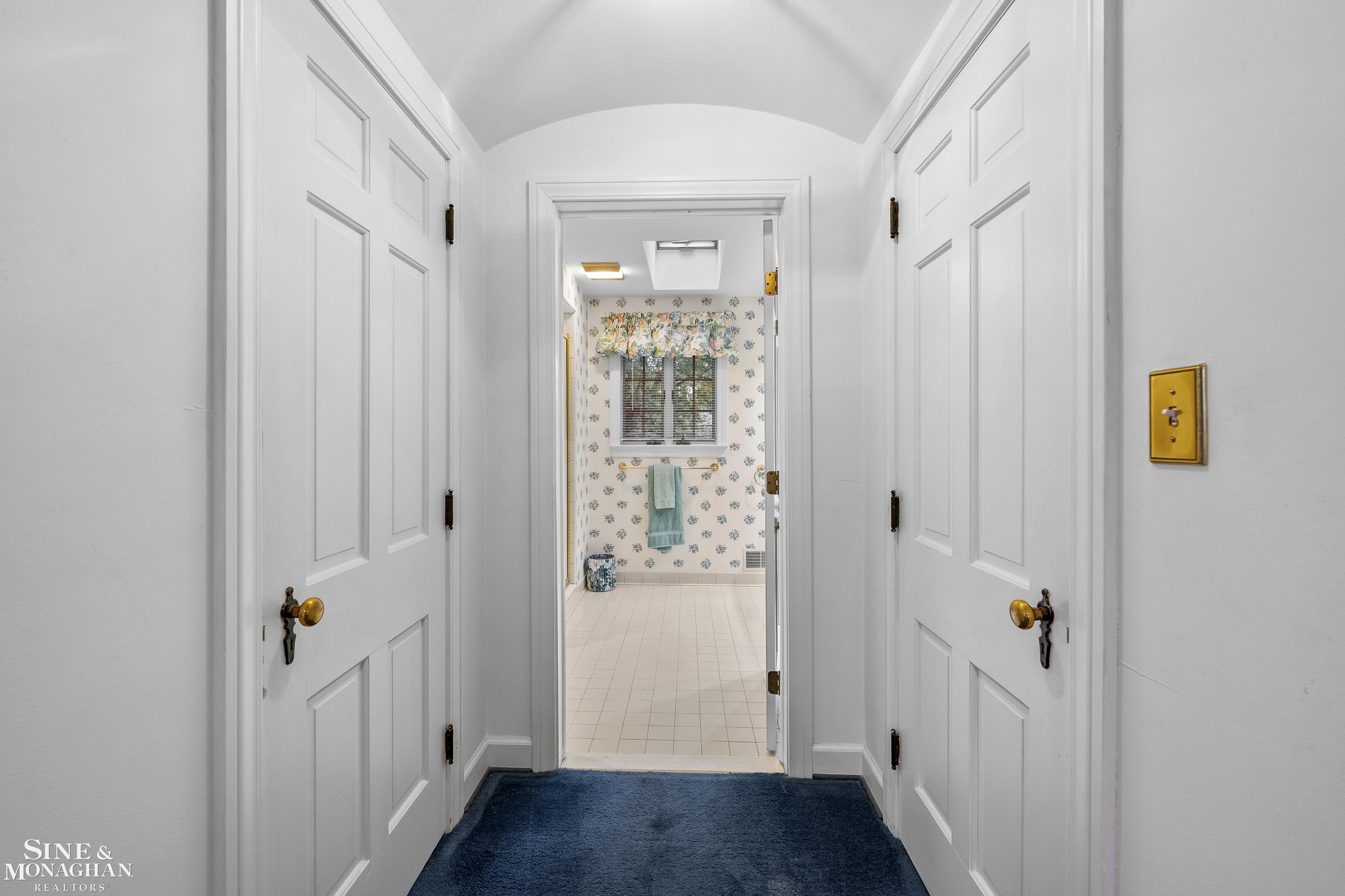 876 Washington Road, Grosse Pointe