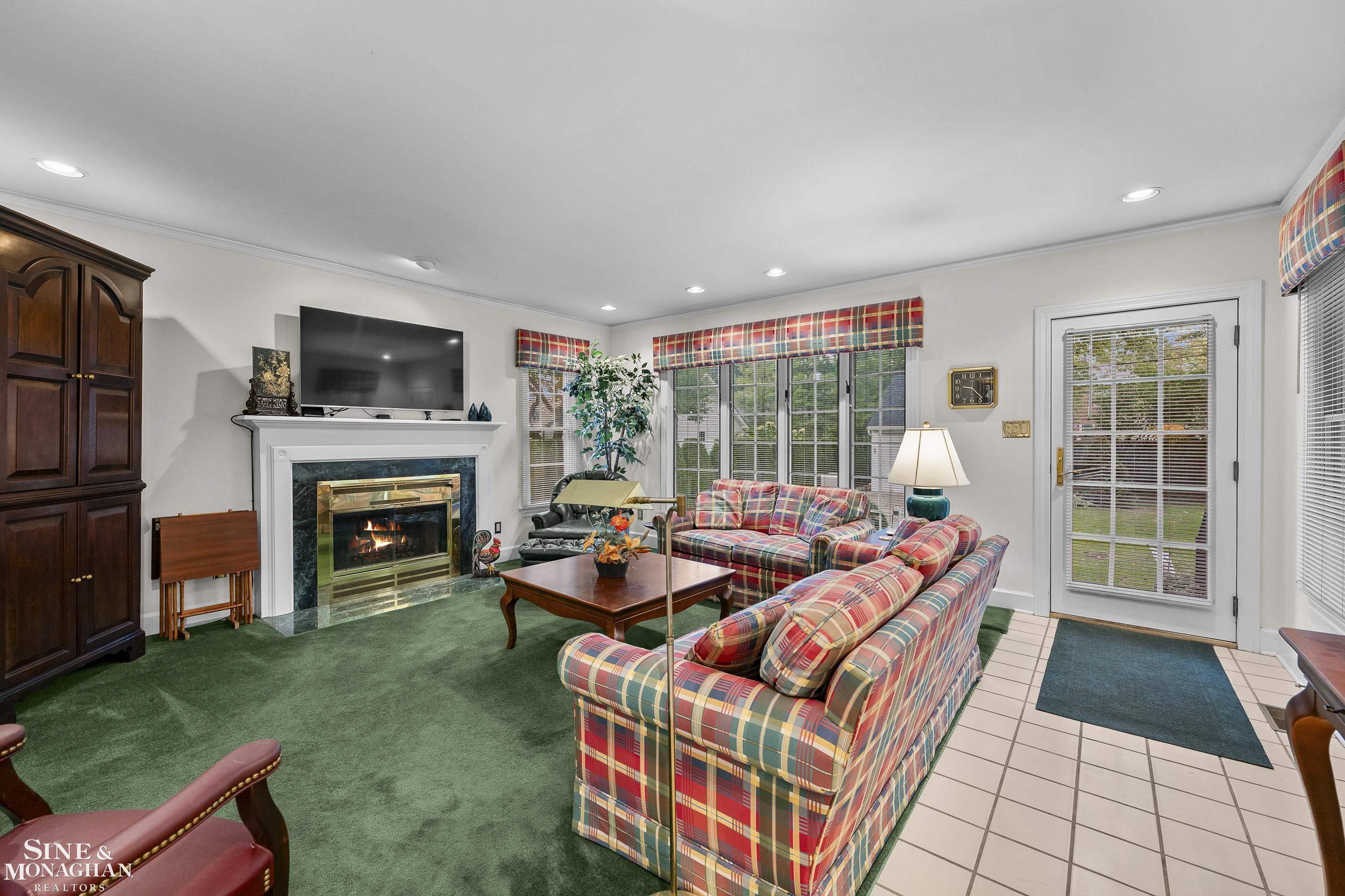 876 Washington Road, Grosse Pointe