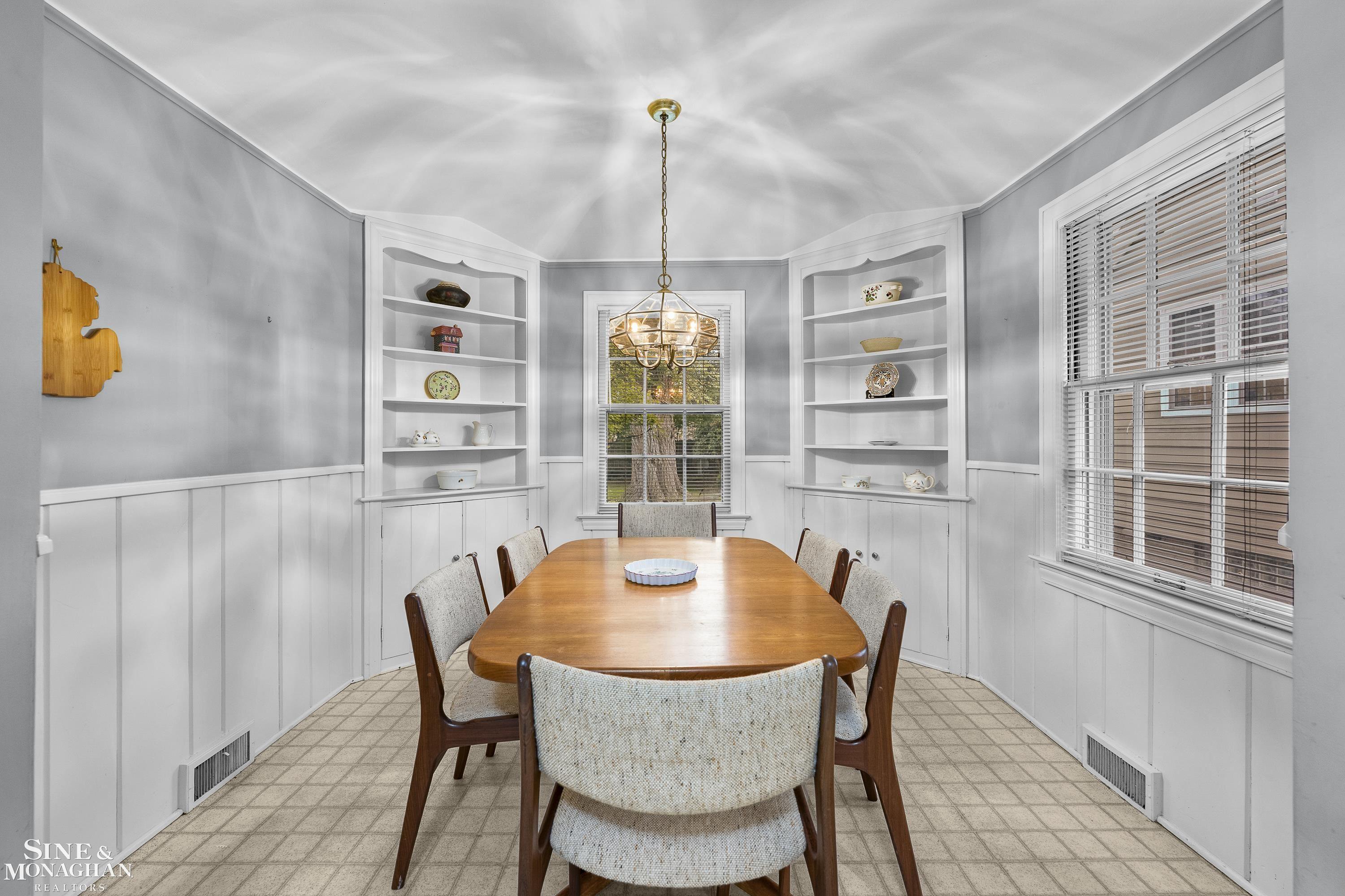 876 Washington Road, Grosse Pointe