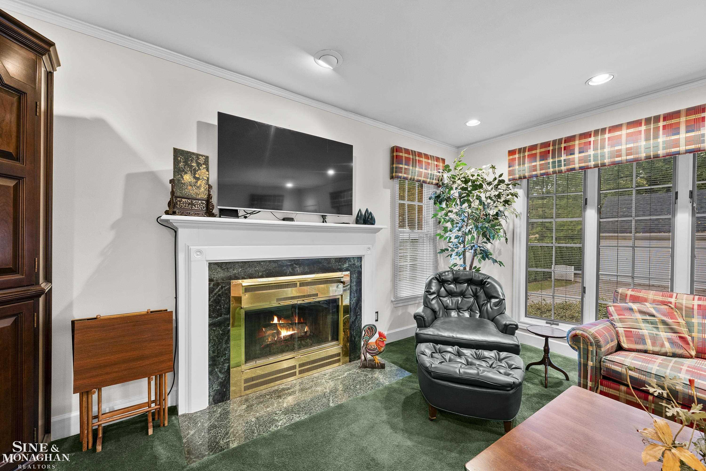 876 Washington Road, Grosse Pointe