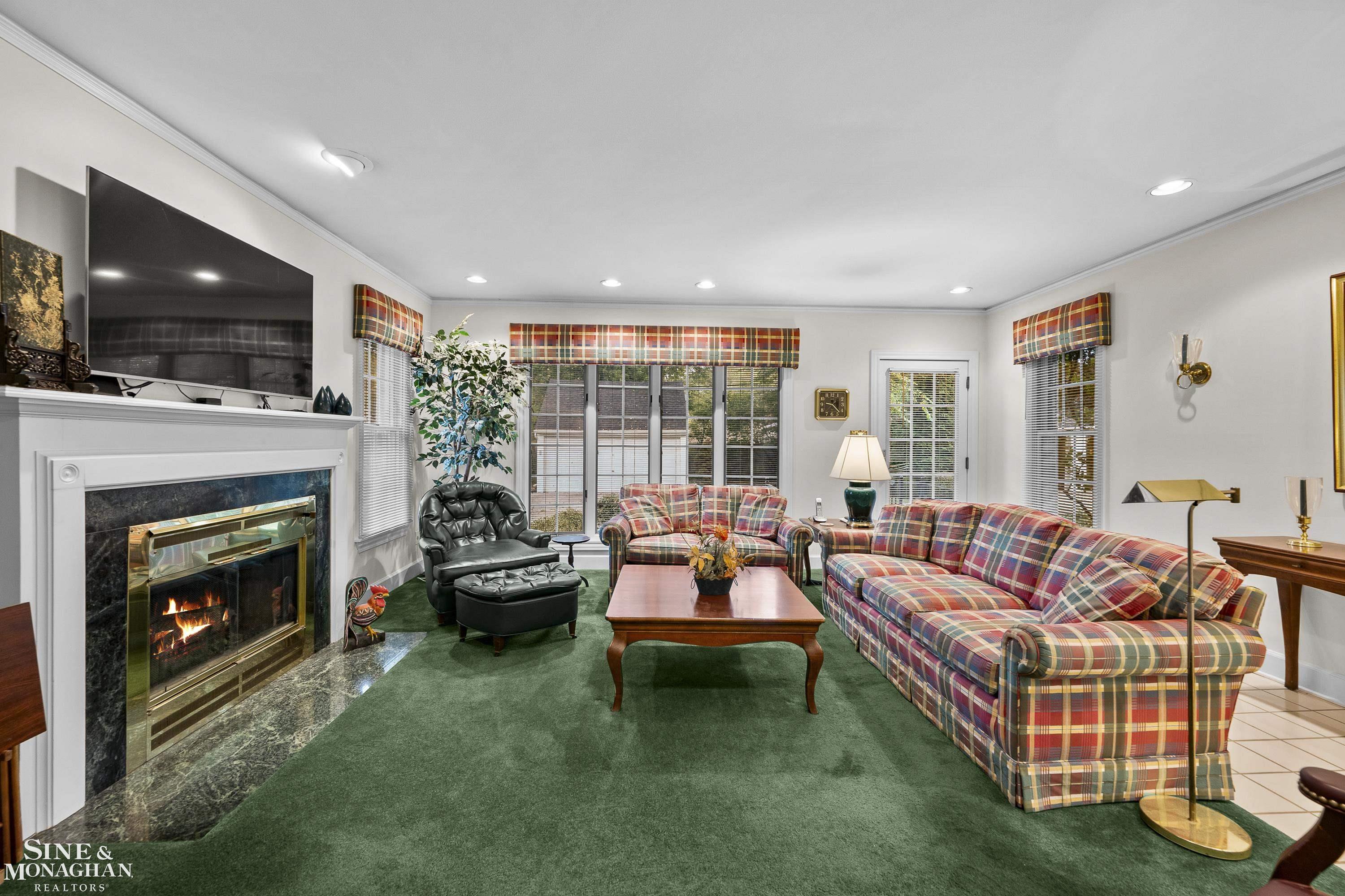 876 Washington Road, Grosse Pointe