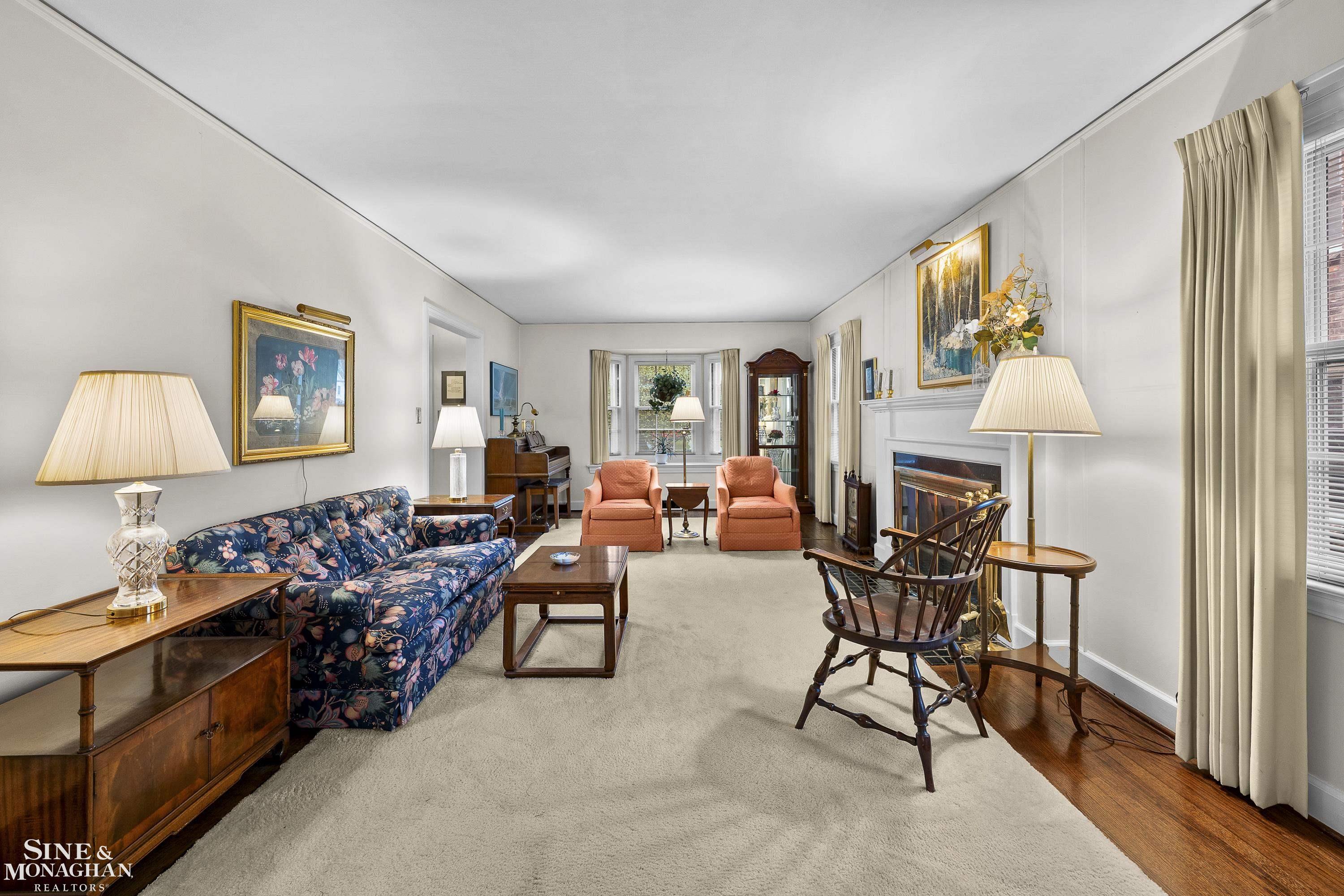 876 Washington Road, Grosse Pointe