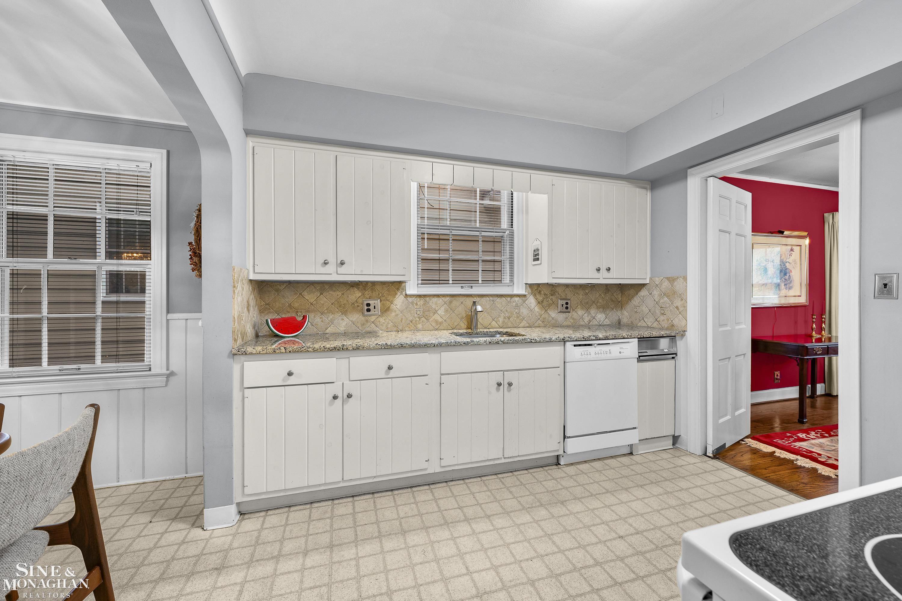 876 Washington Road, Grosse Pointe