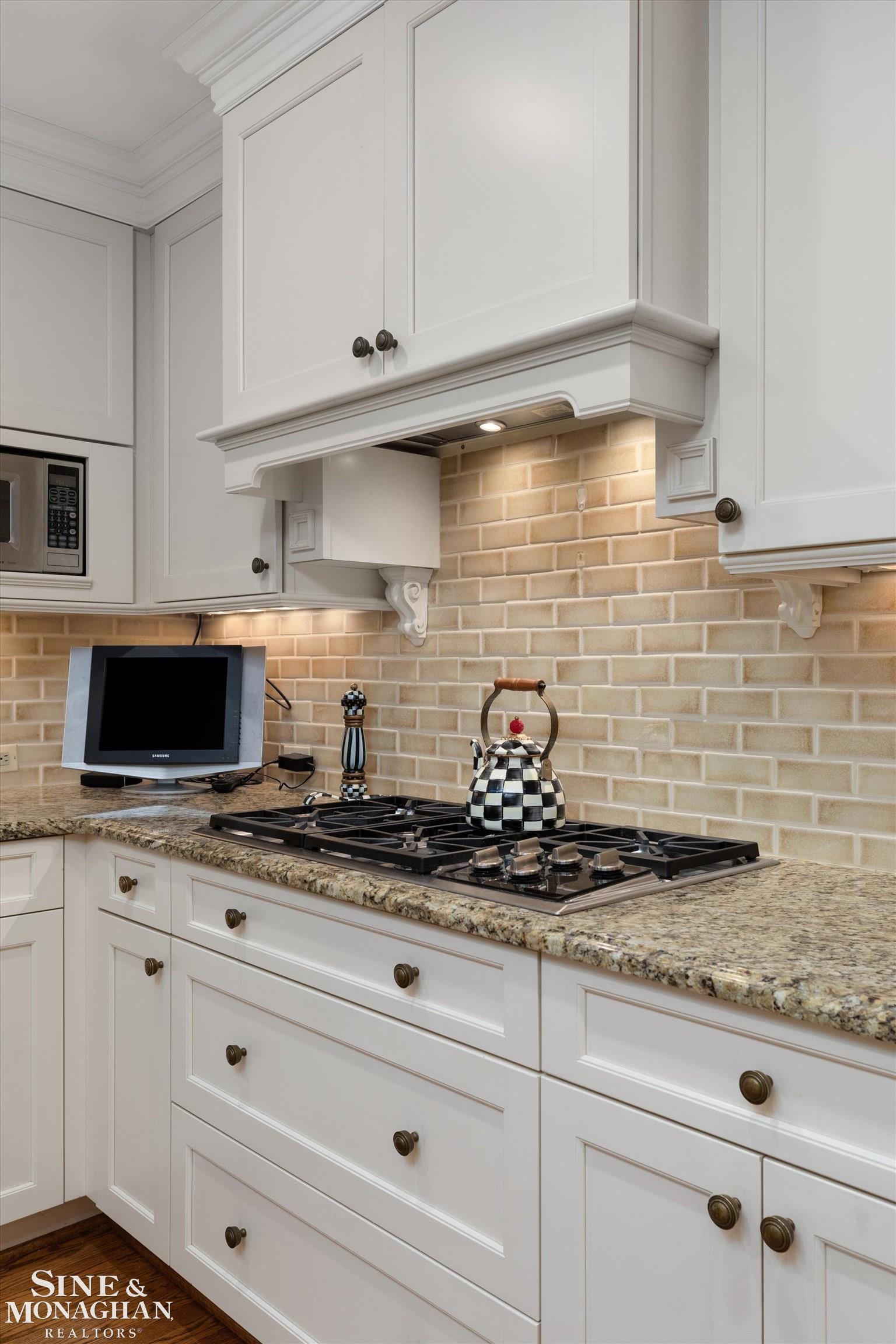 218 Merriweather Road