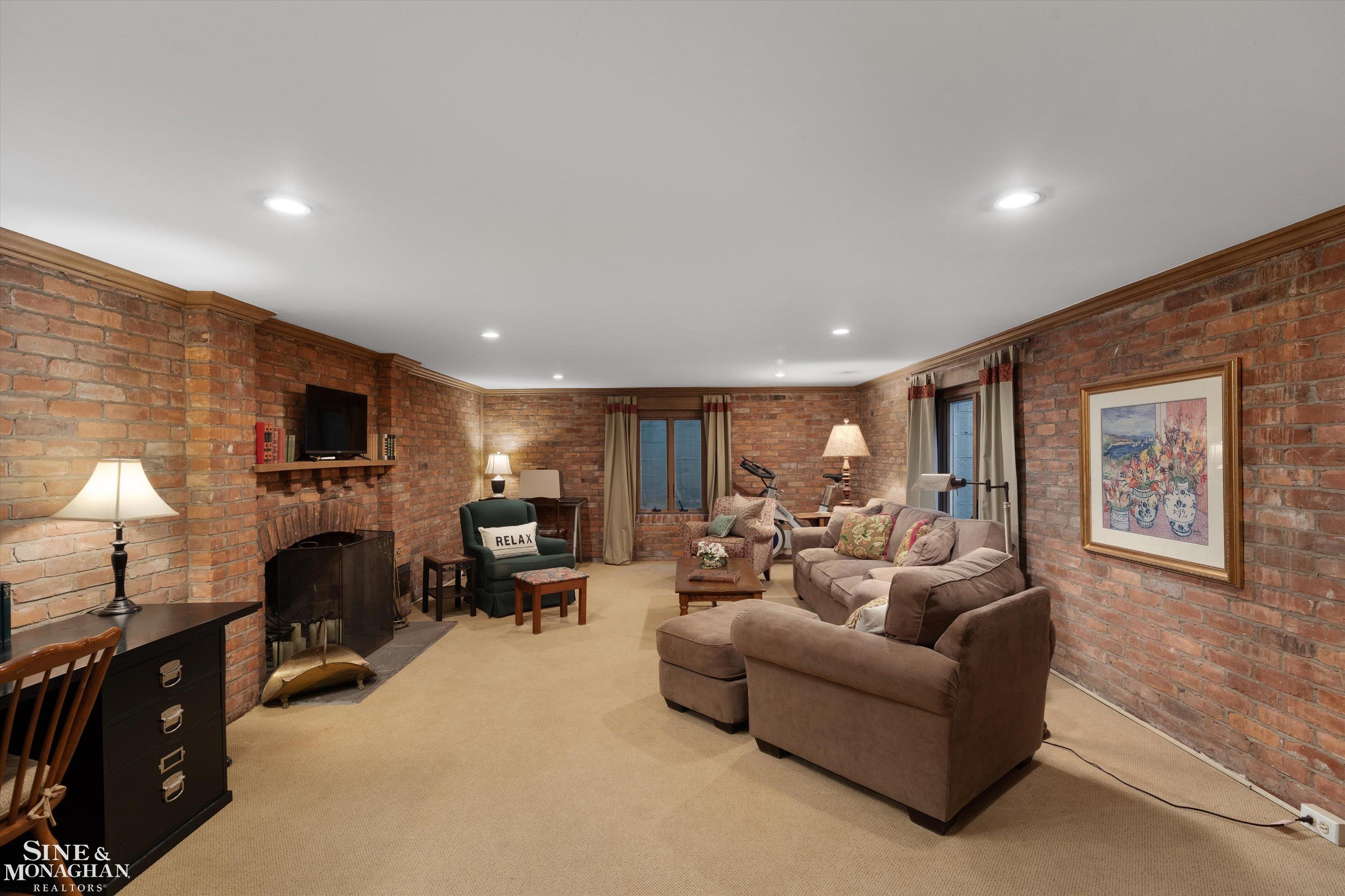 218 Merriweather Road