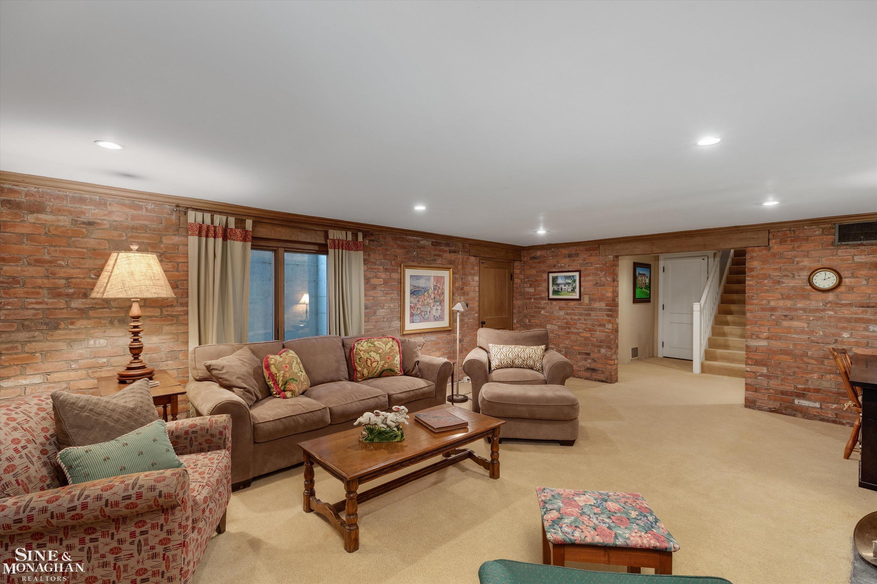 218 Merriweather Road