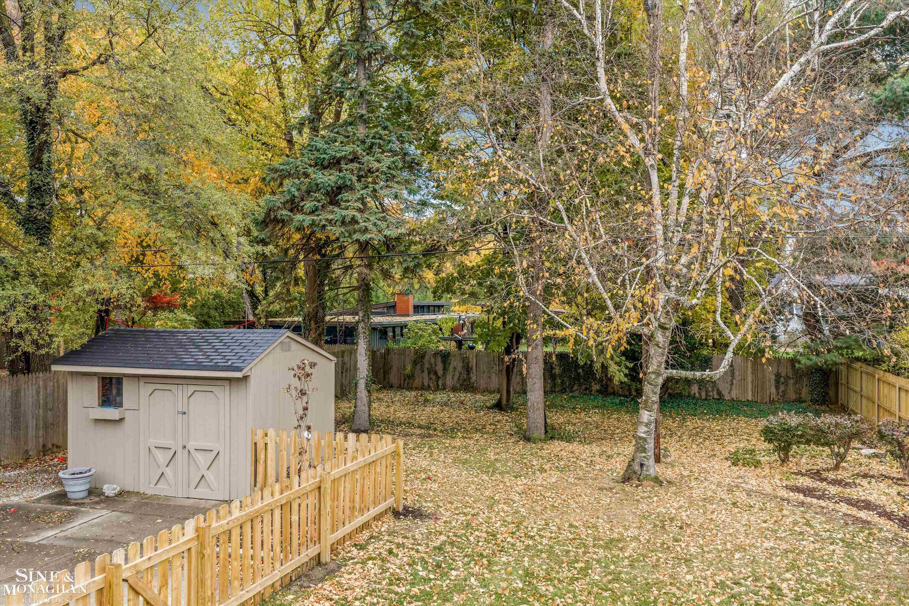 218 Merriweather Road