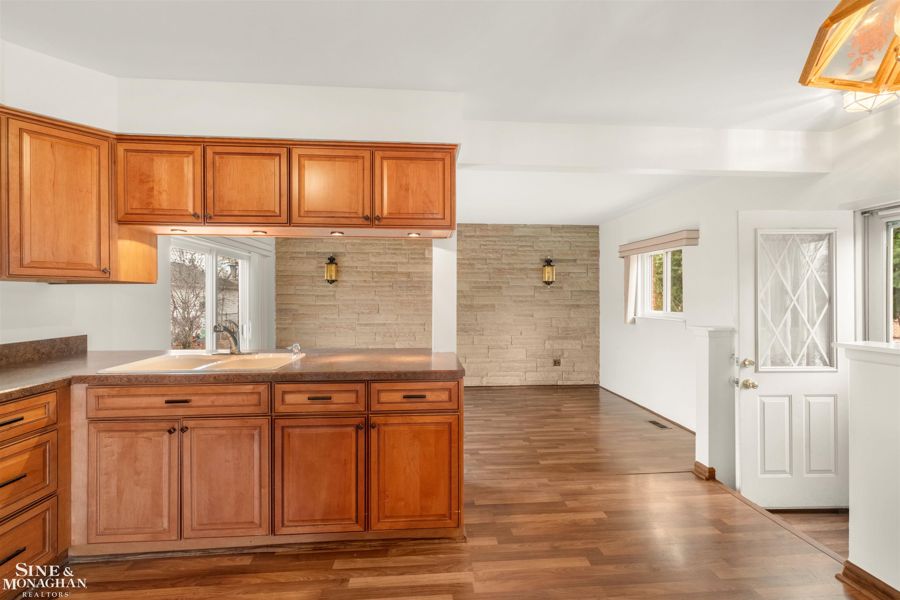 34138 Beaconsfield Street