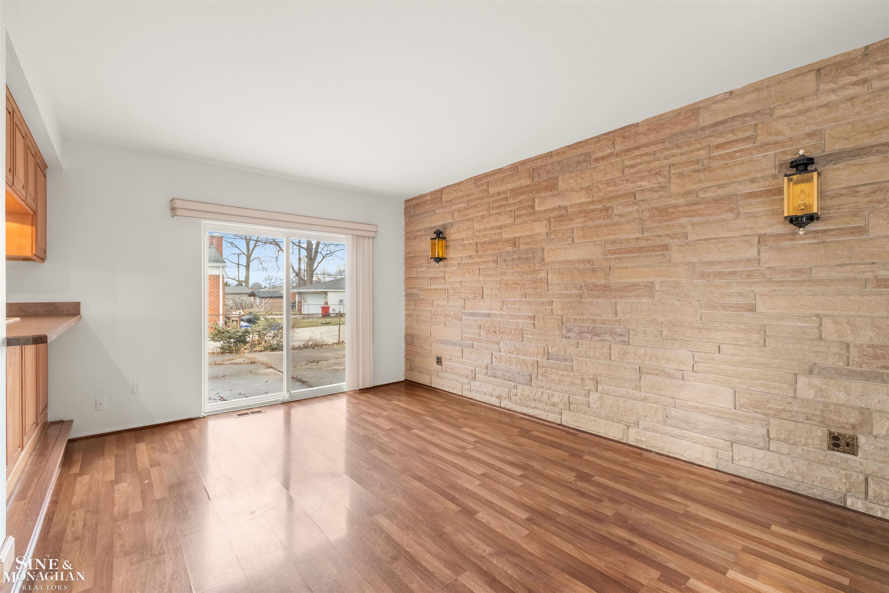 34138 Beaconsfield Street