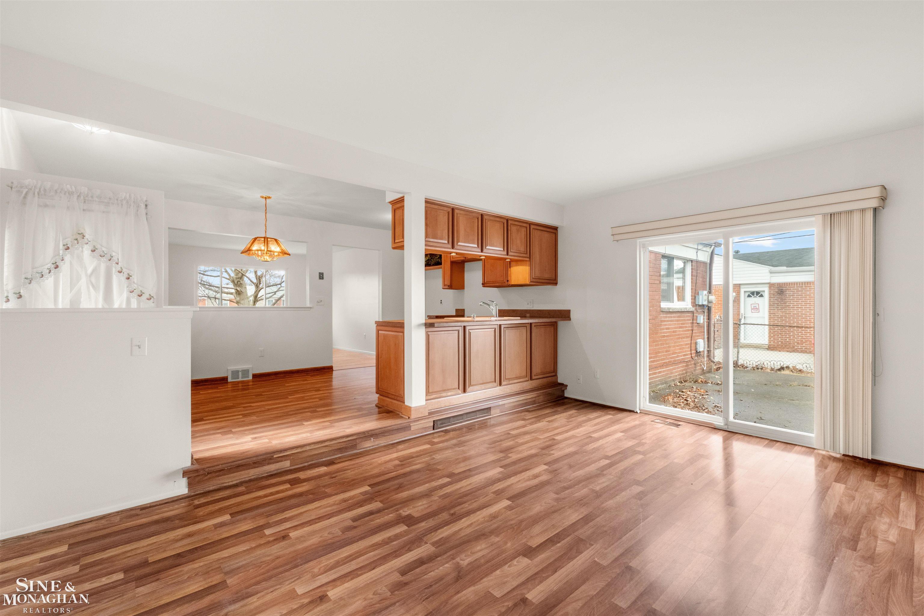 34138 Beaconsfield Street