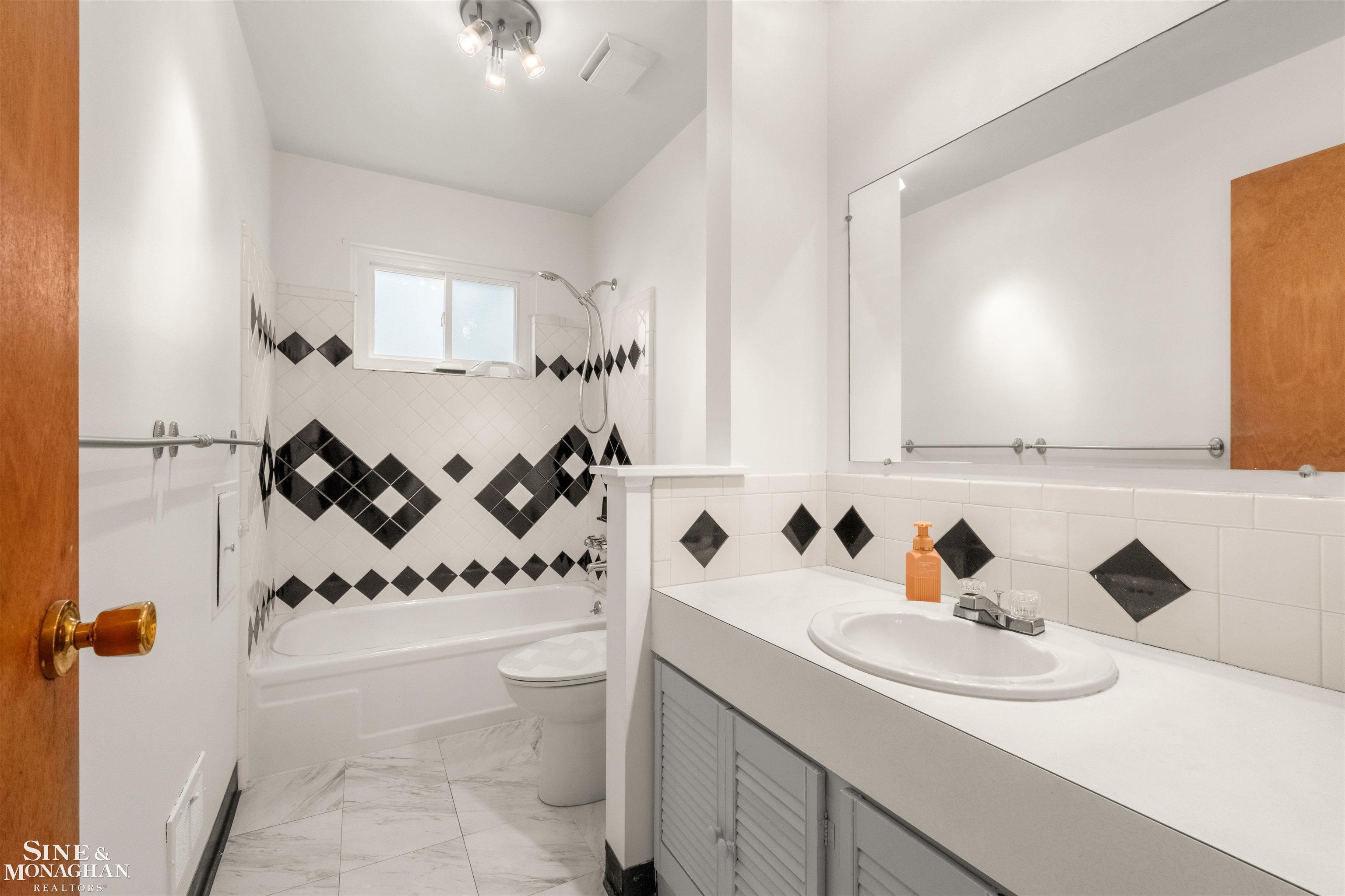 34138 Beaconsfield Street