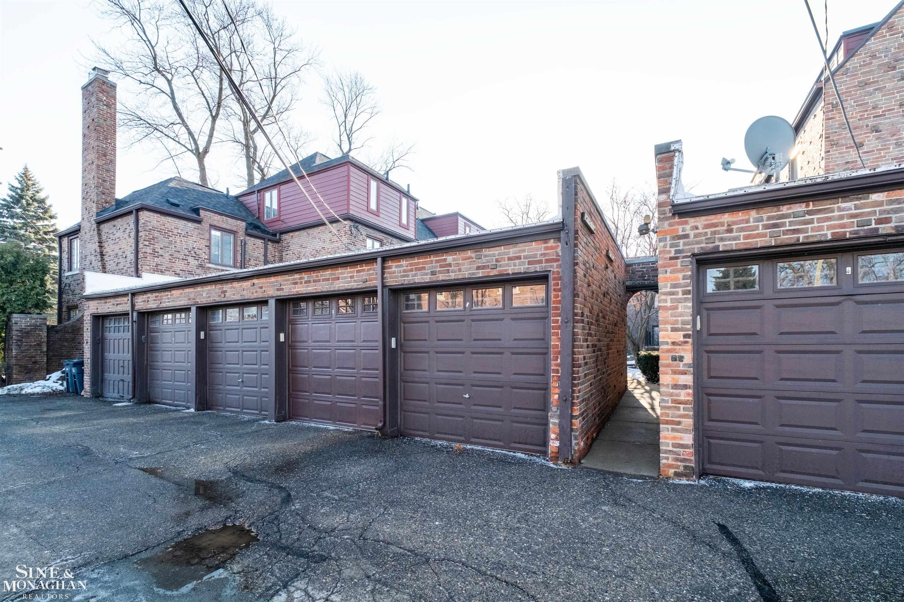 476 Saint Clair Avenue