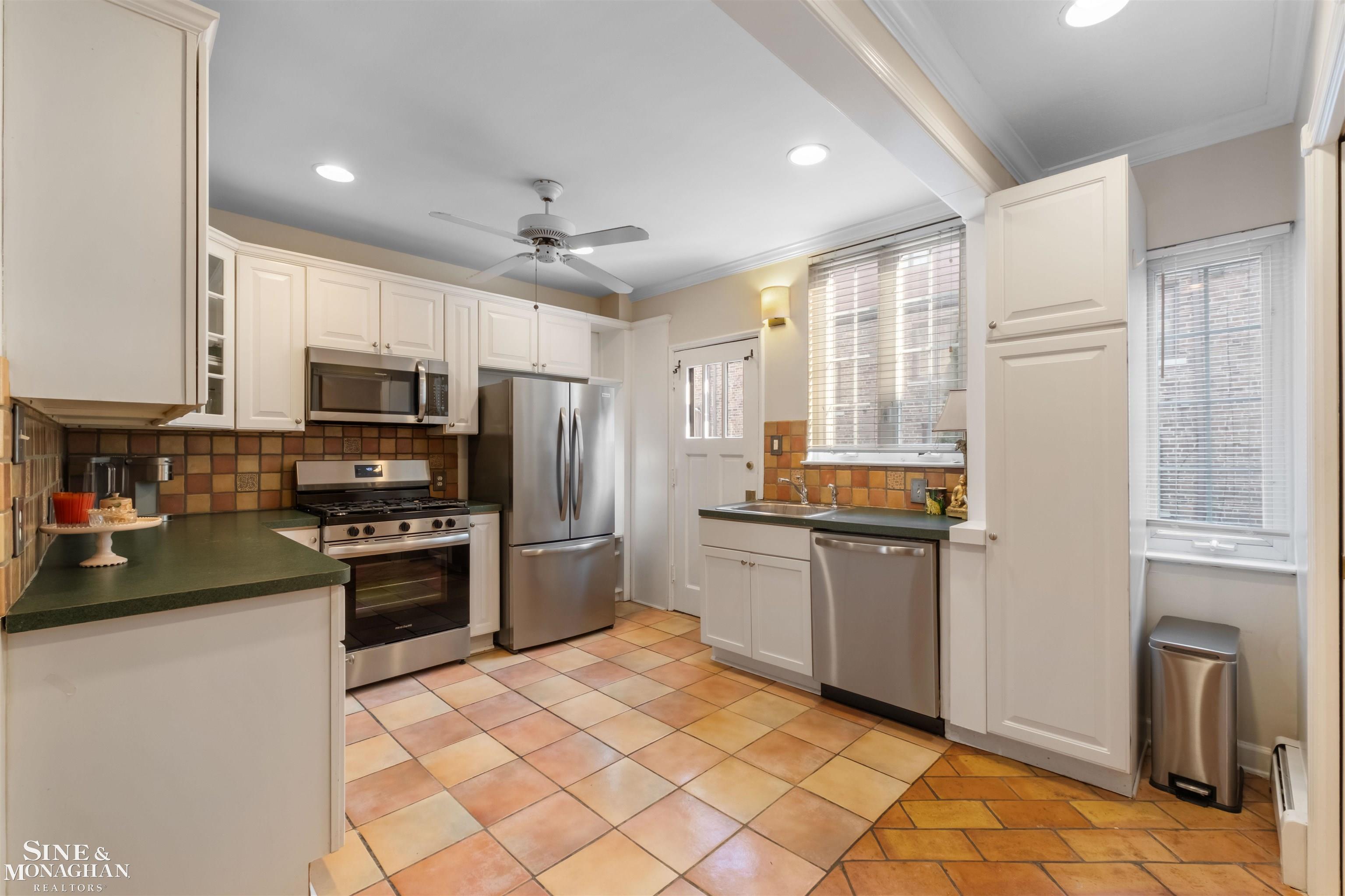 476 Saint Clair Avenue