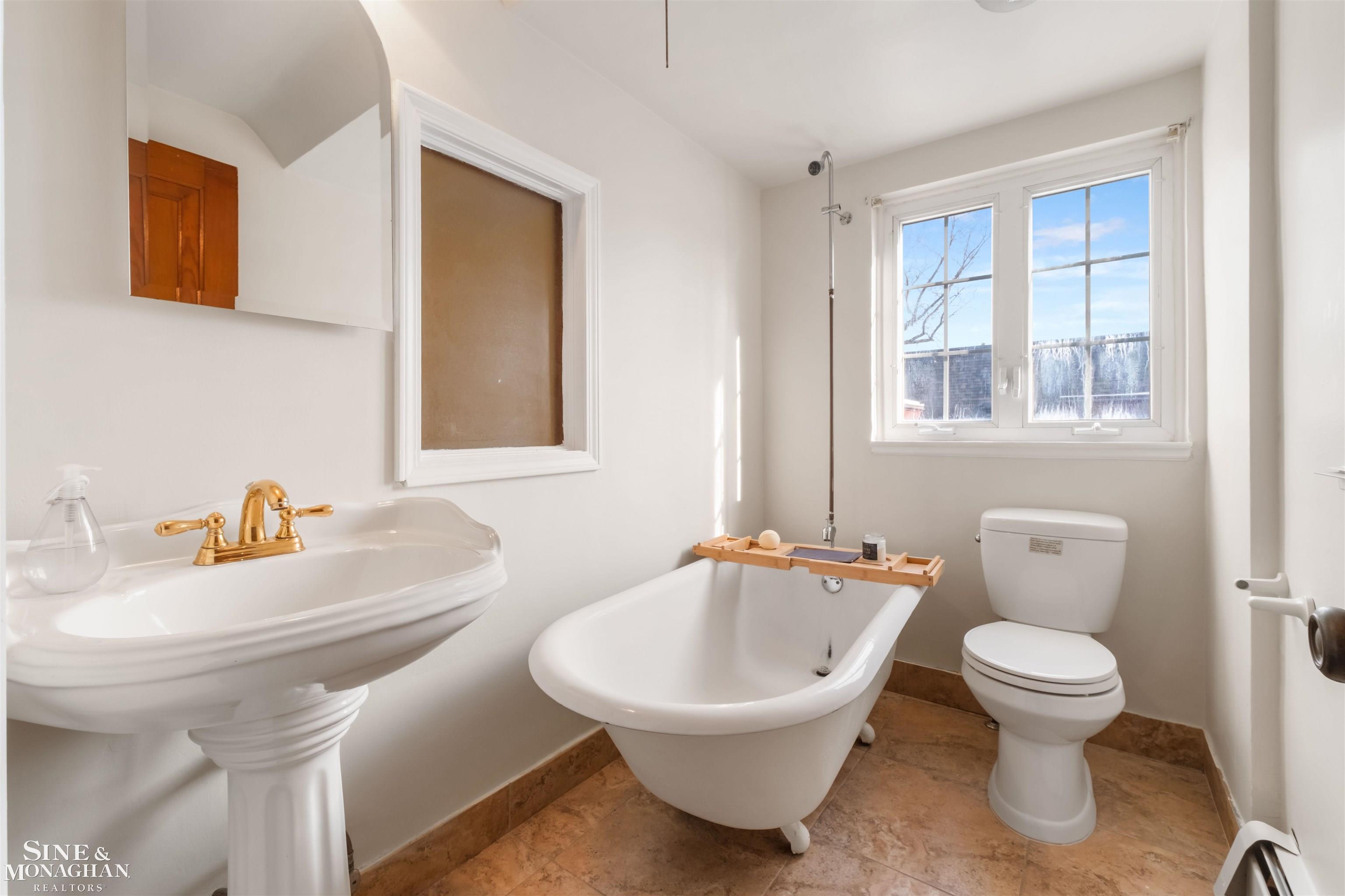 476 Saint Clair Avenue