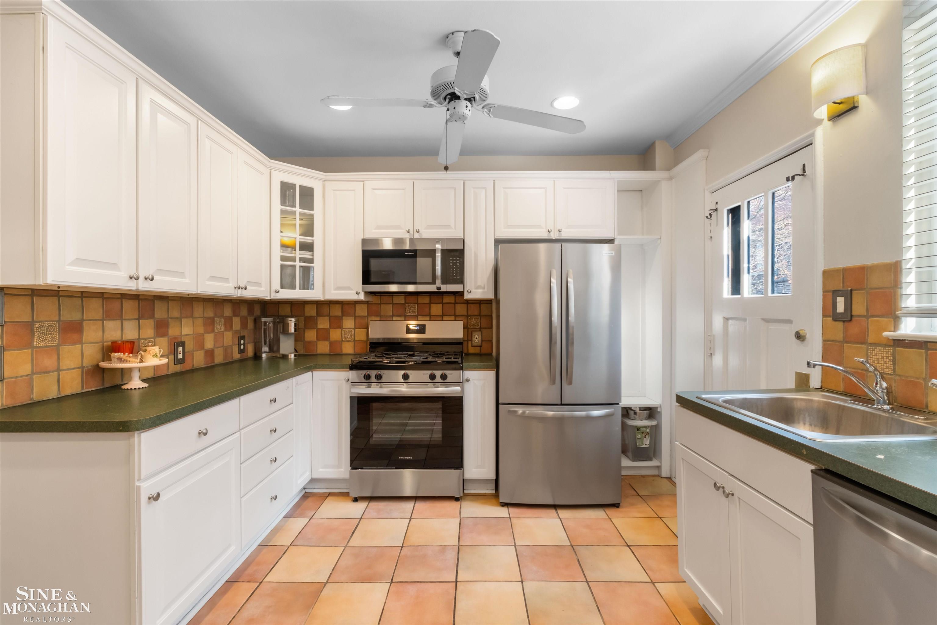 476 Saint Clair Avenue