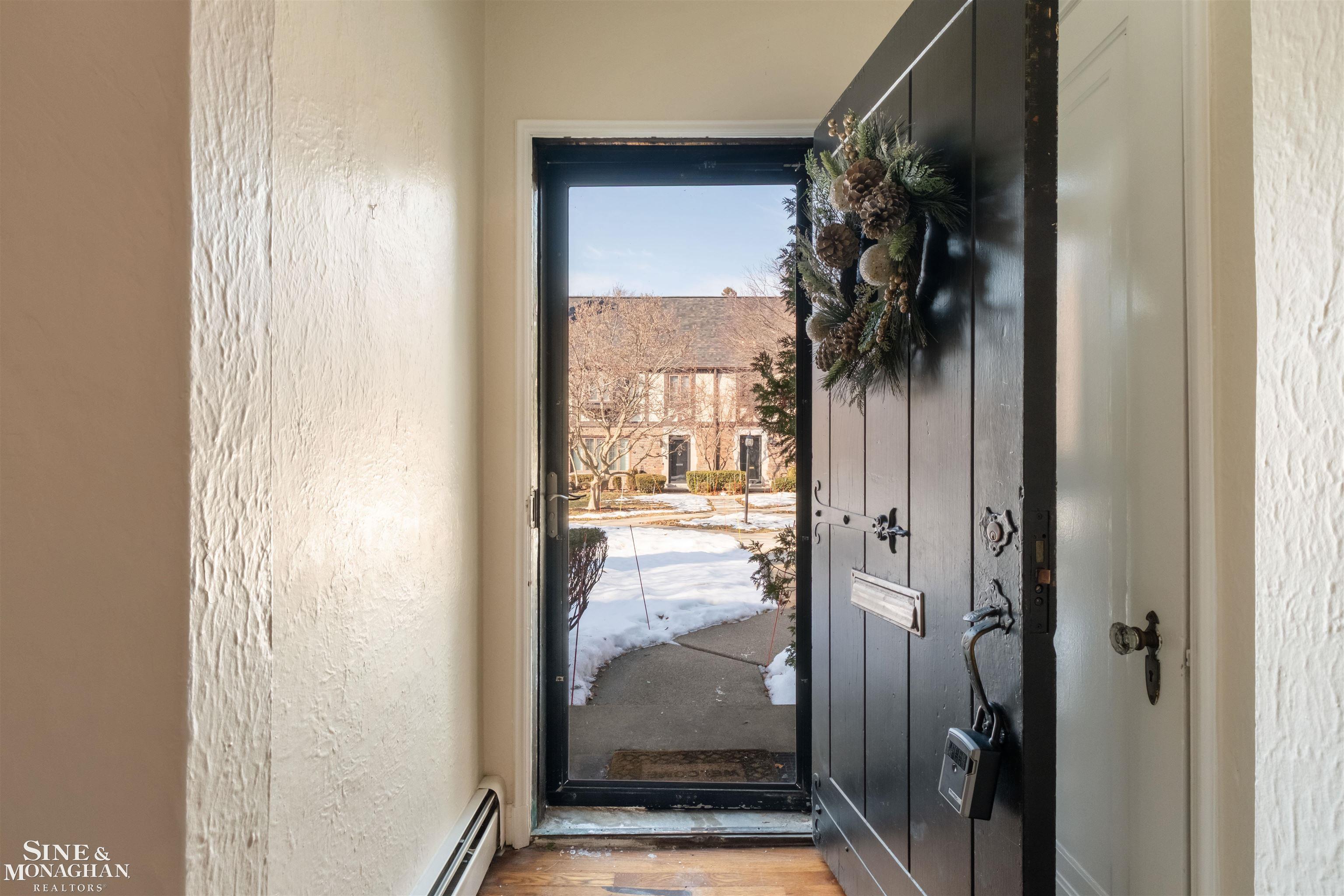 476 Saint Clair Avenue