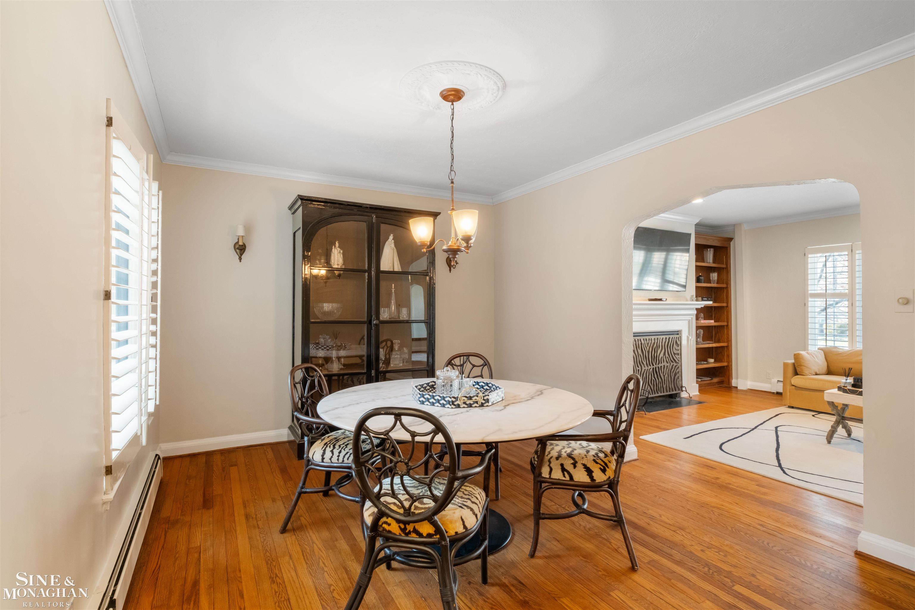 476 Saint Clair Avenue