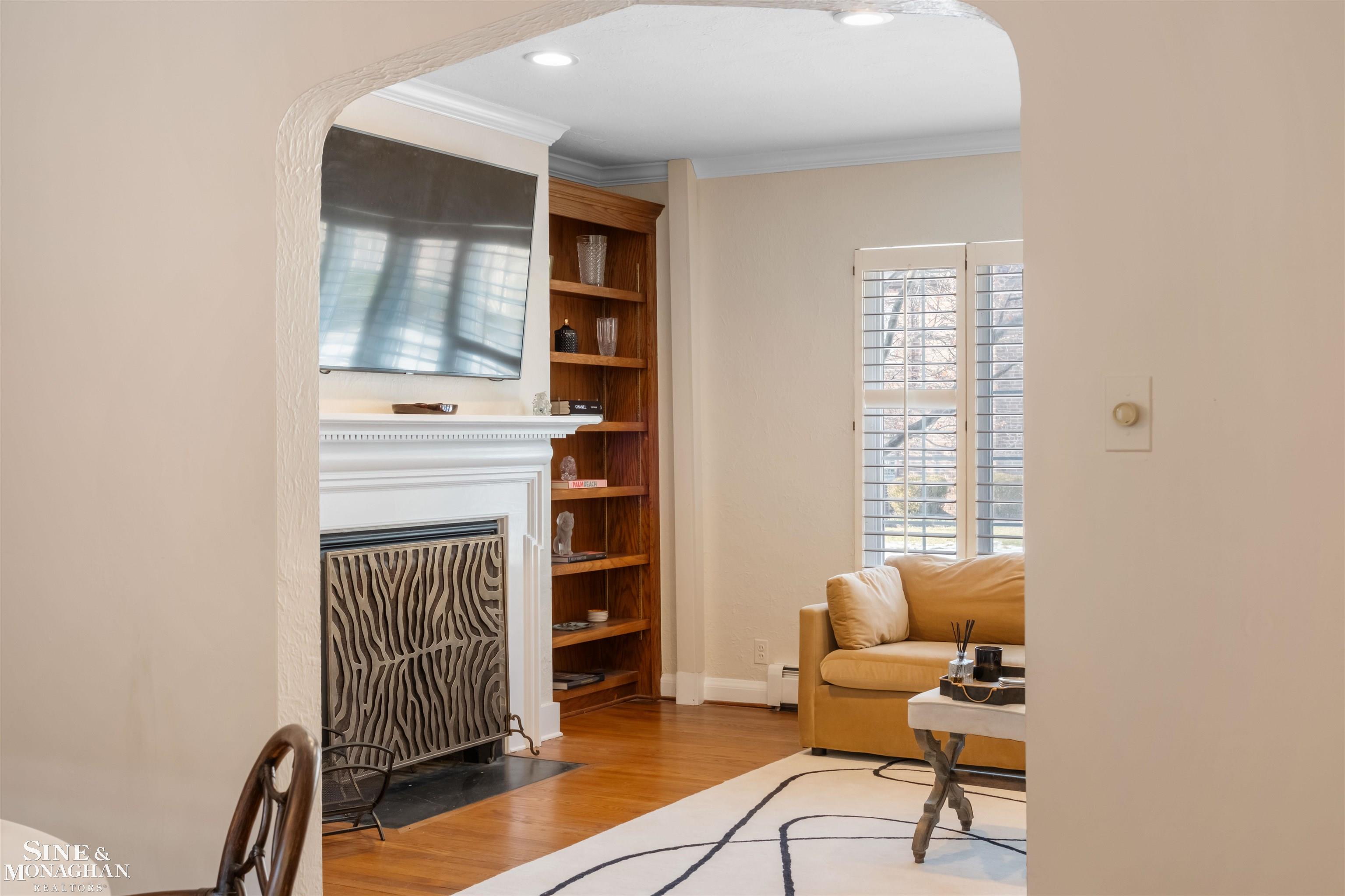 476 Saint Clair Avenue