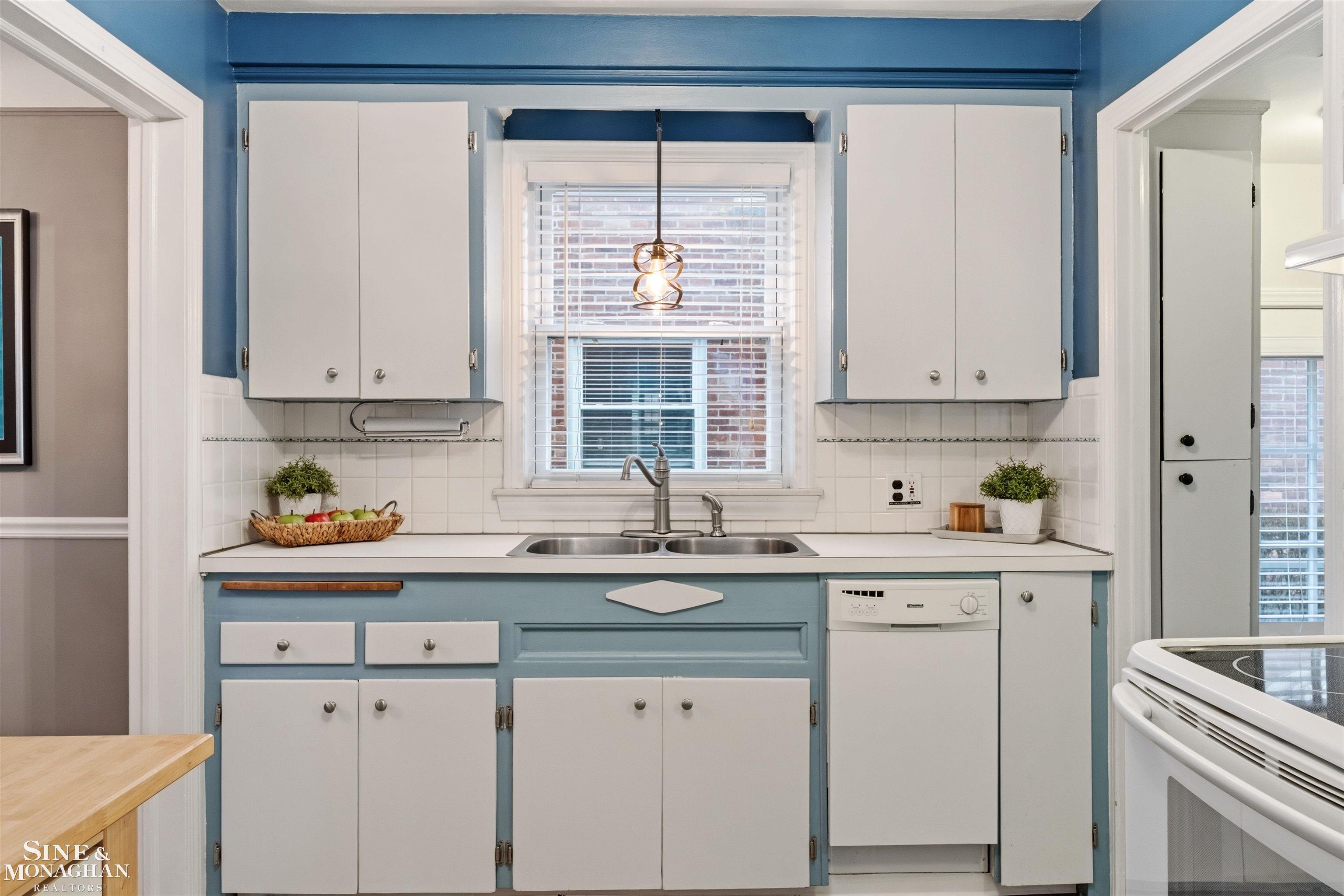 1776 Manchester Boulevard