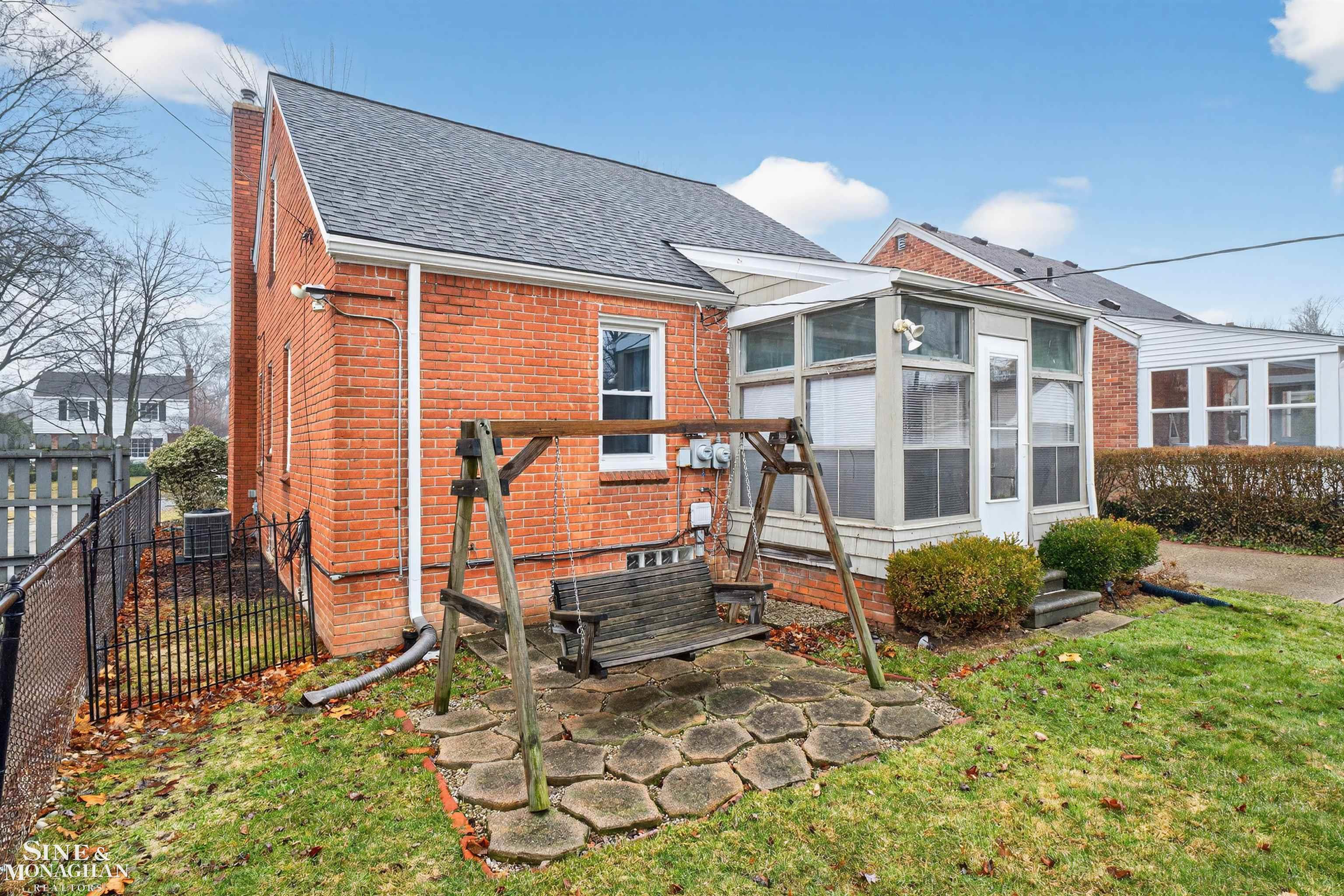 1776 Manchester Boulevard