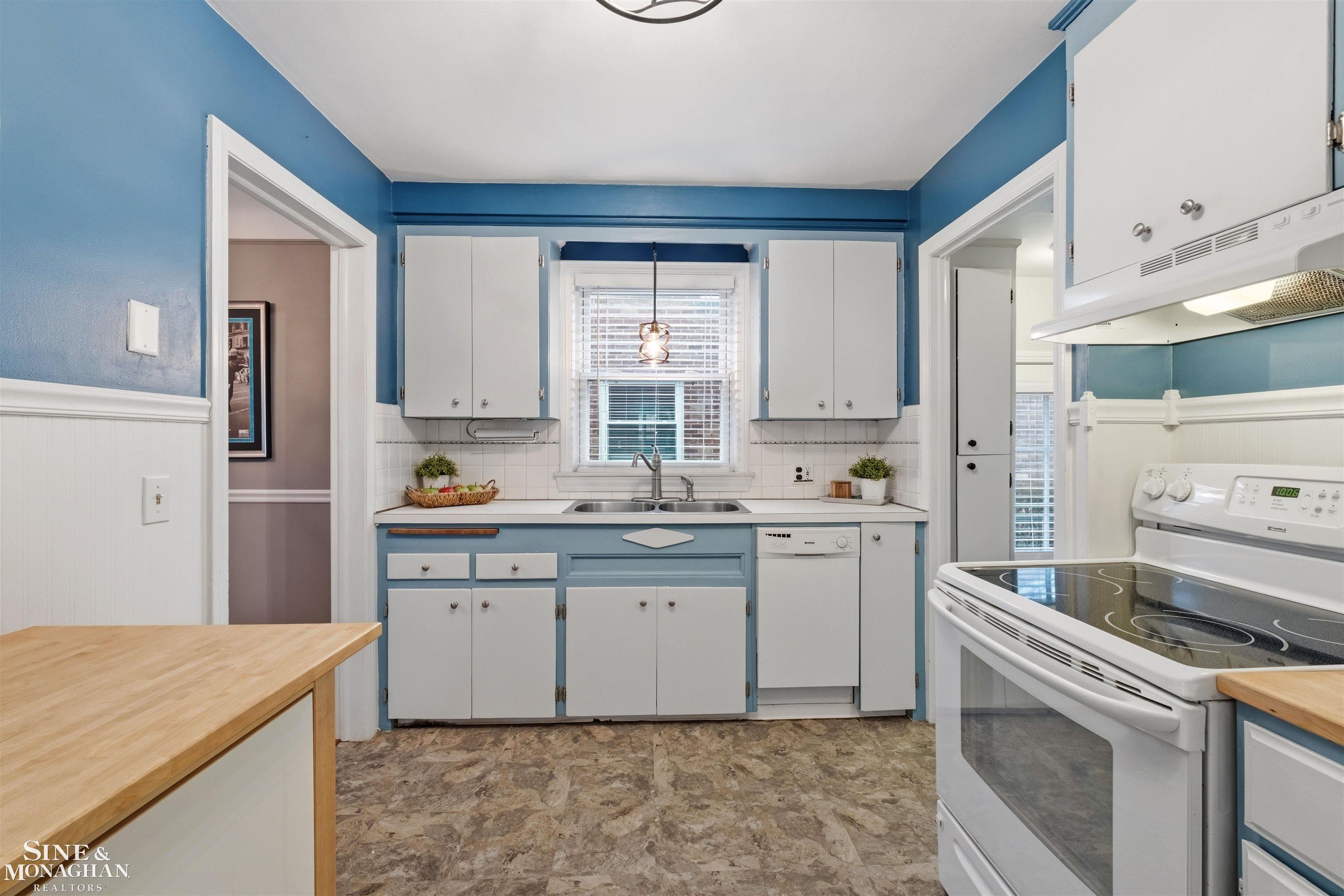 1776 Manchester Boulevard