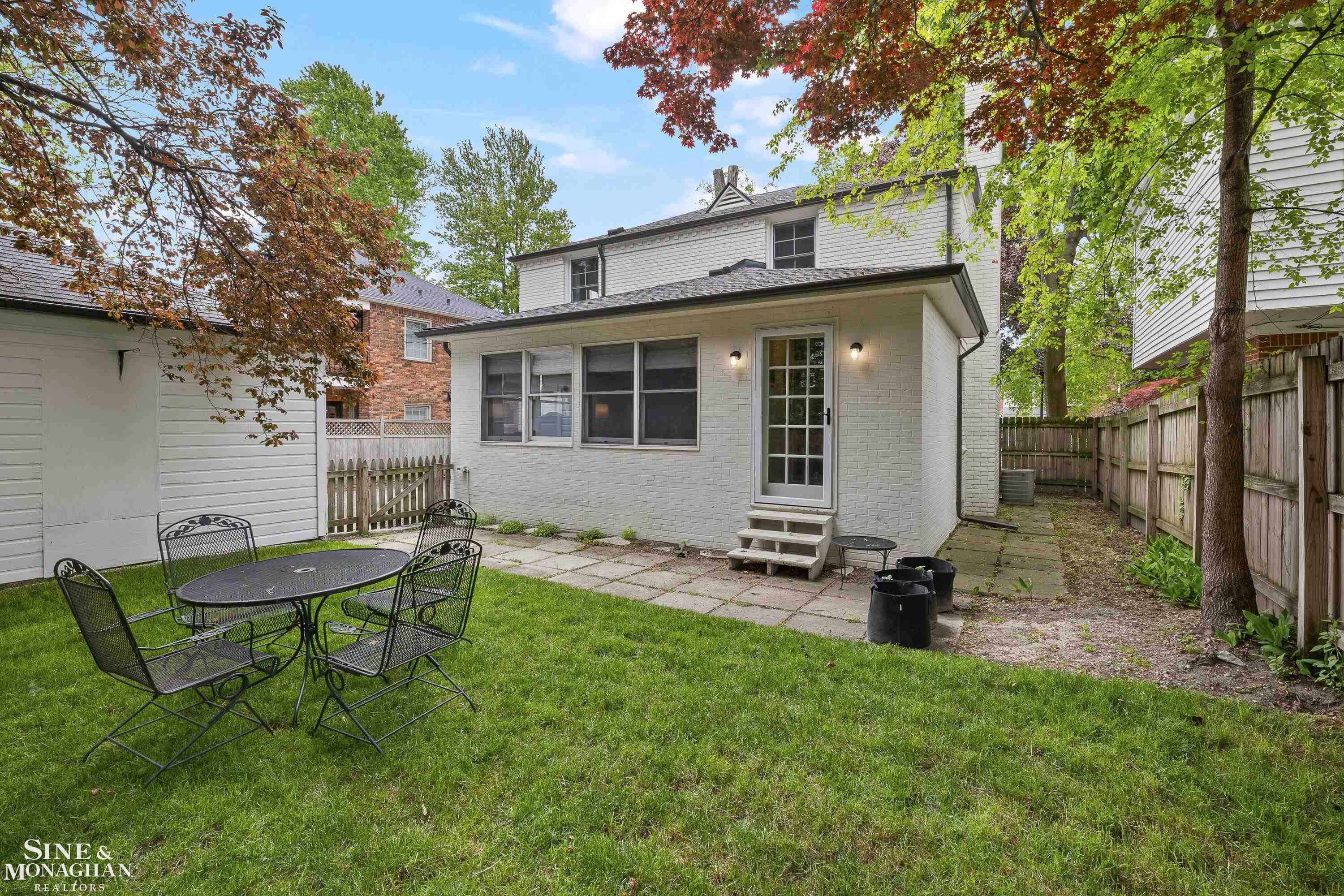 106 Meadow Lane