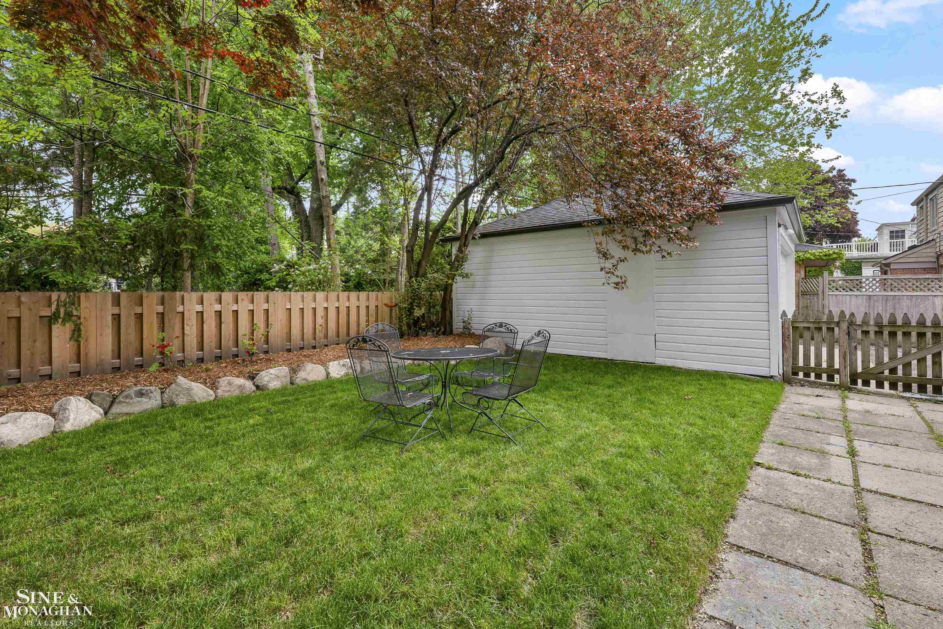 106 Meadow Lane