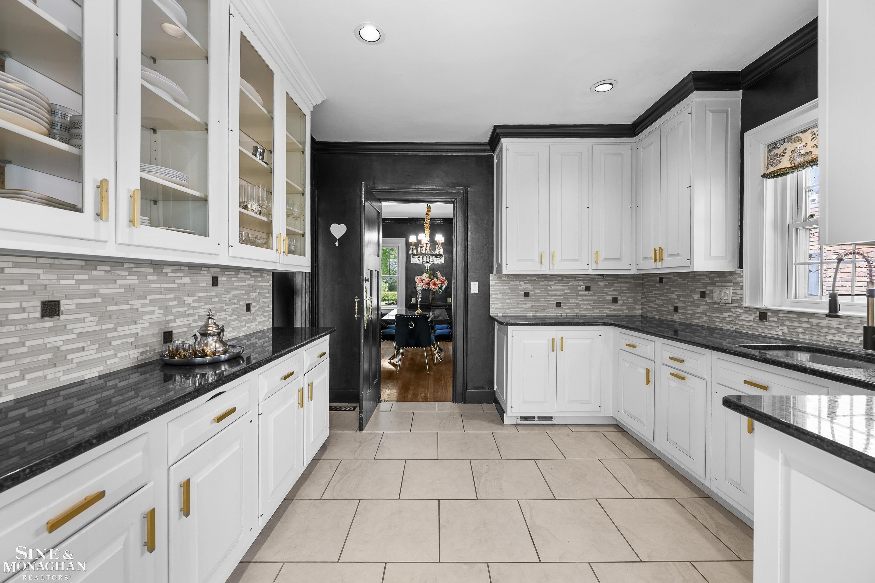 512 Washington Road