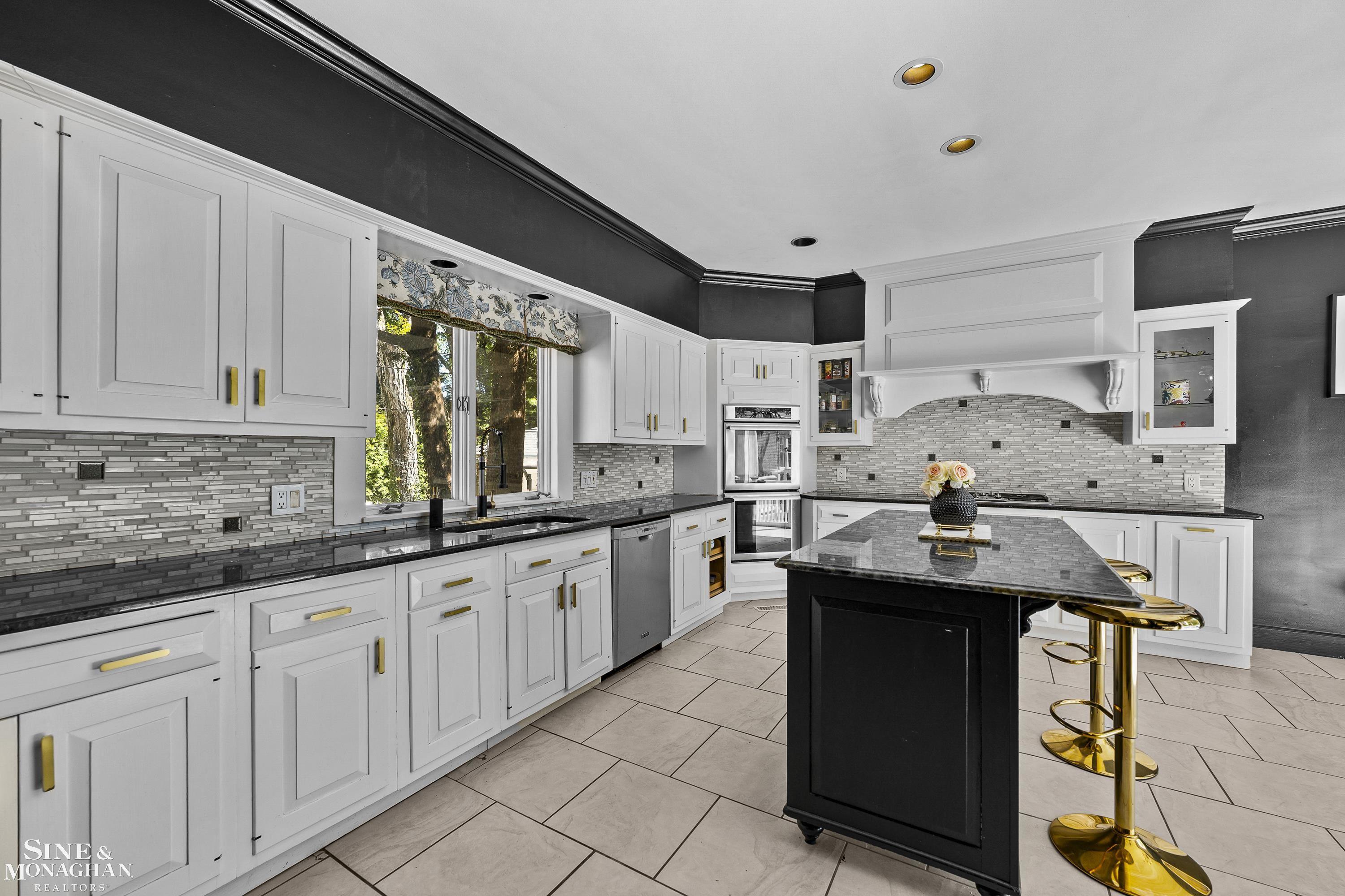 512 Washington Road