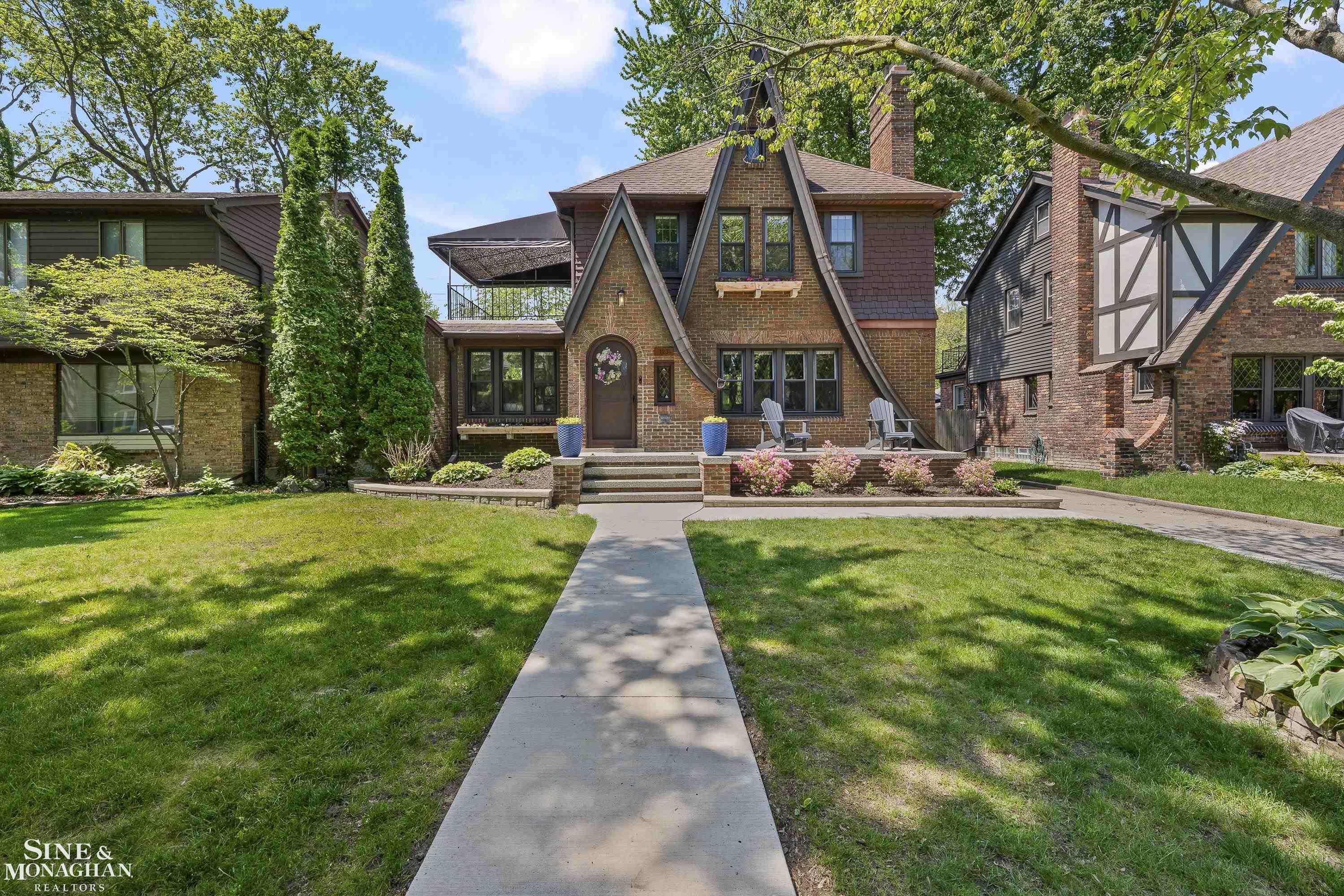 1231 Grayton Street