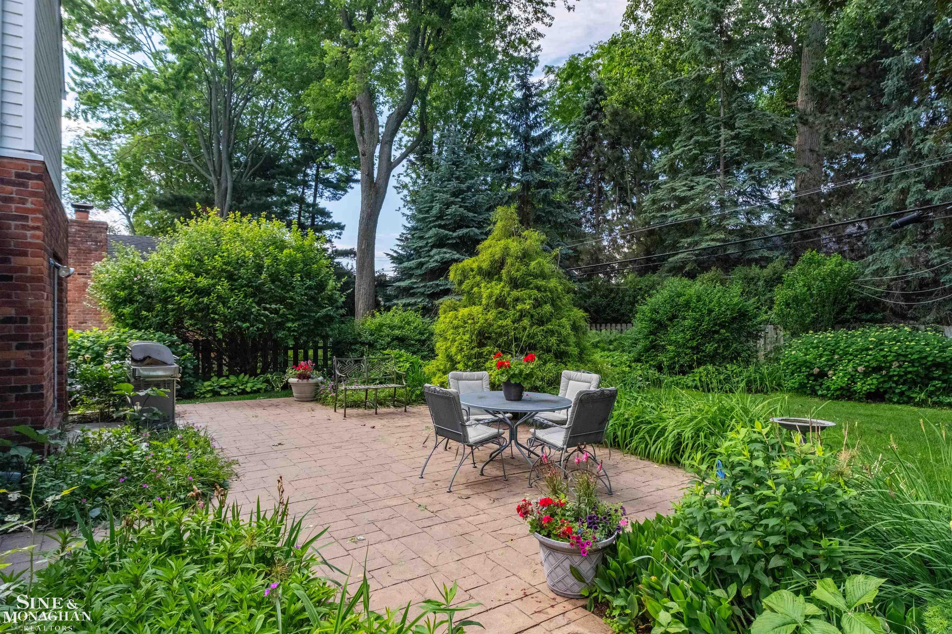 83 Hawthorne Road